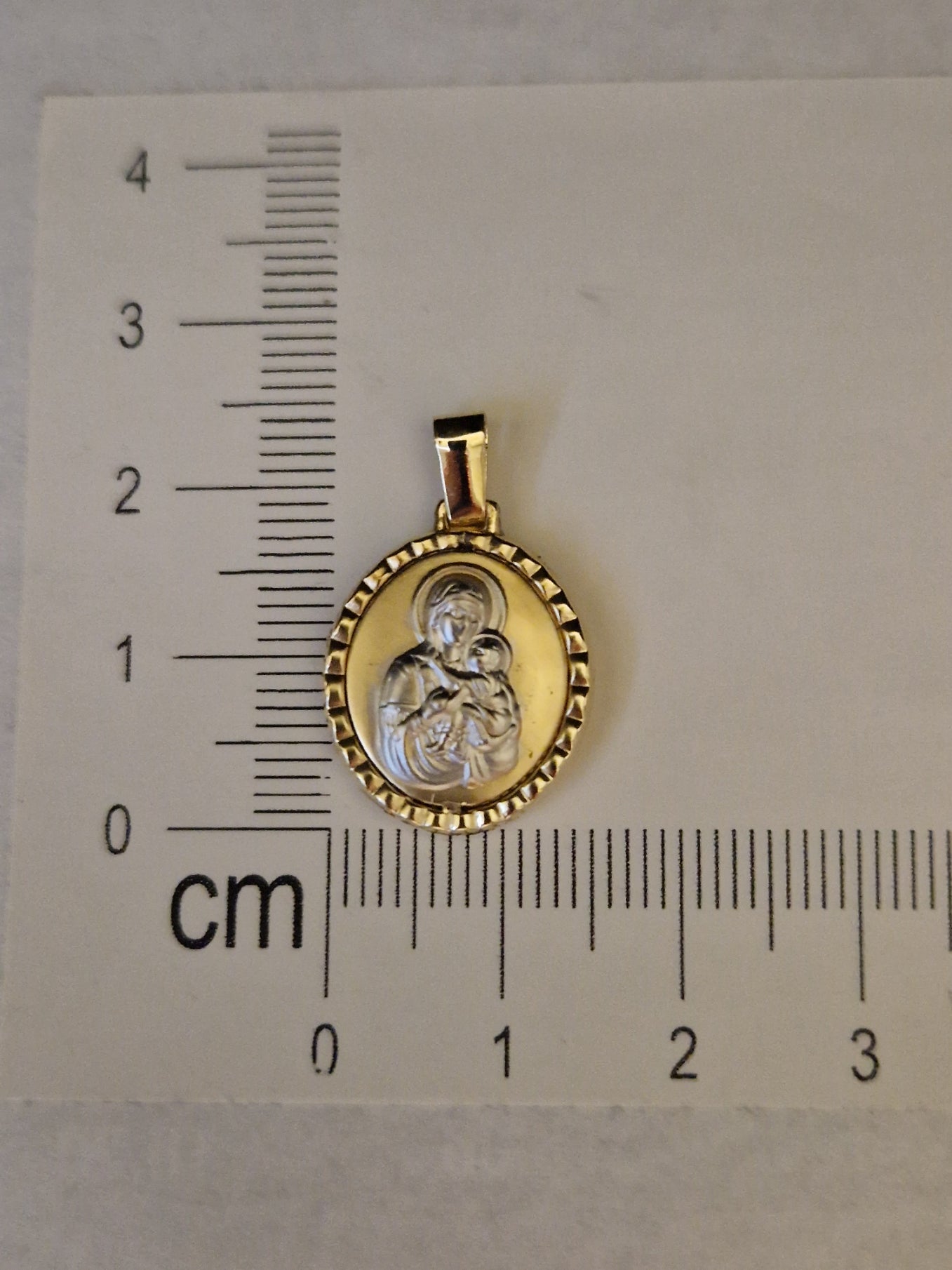 Religion Pendant Virgin Mary baby Jesus in Gold 18k