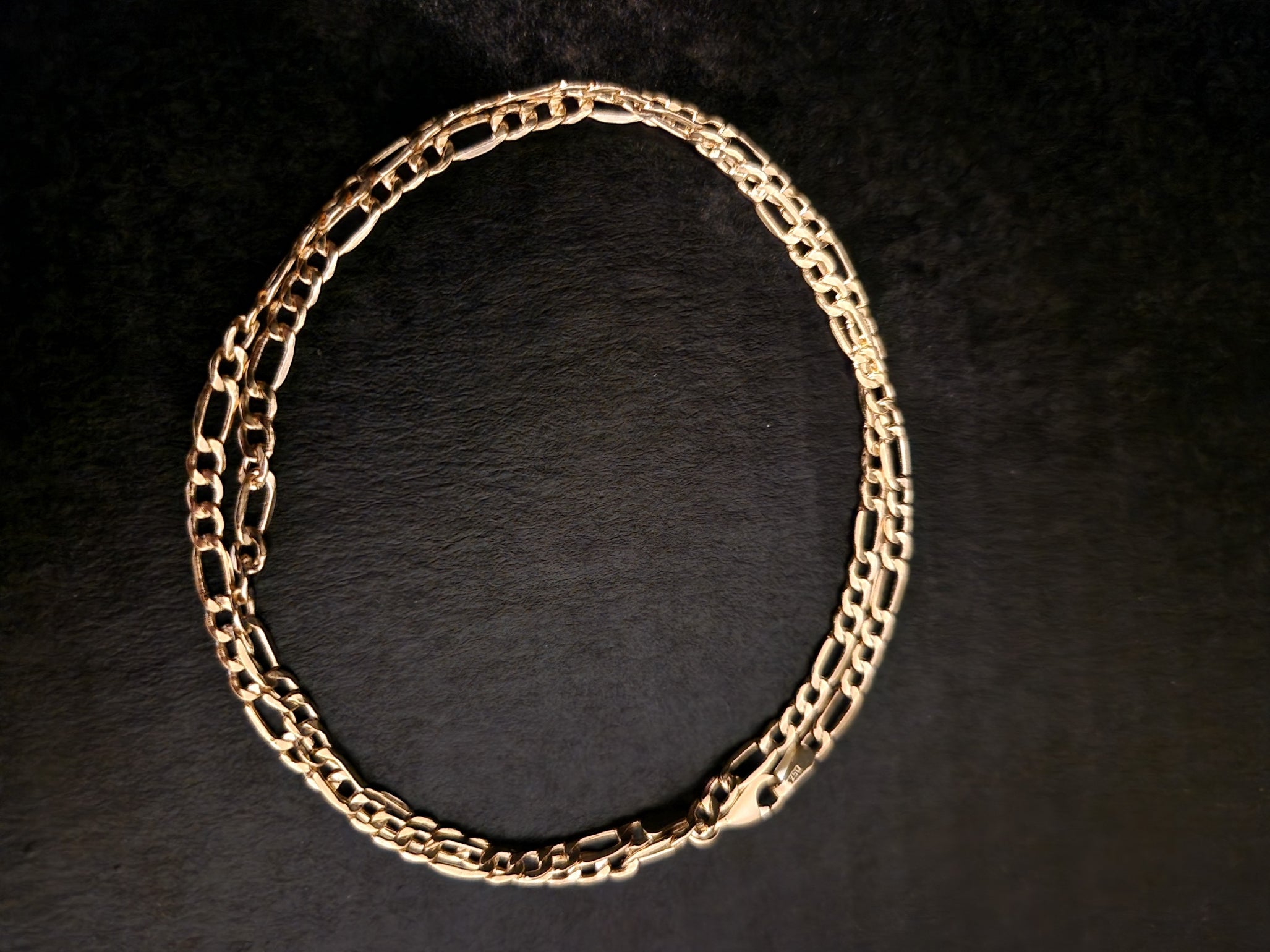 Figaro Chain in Gold 18k