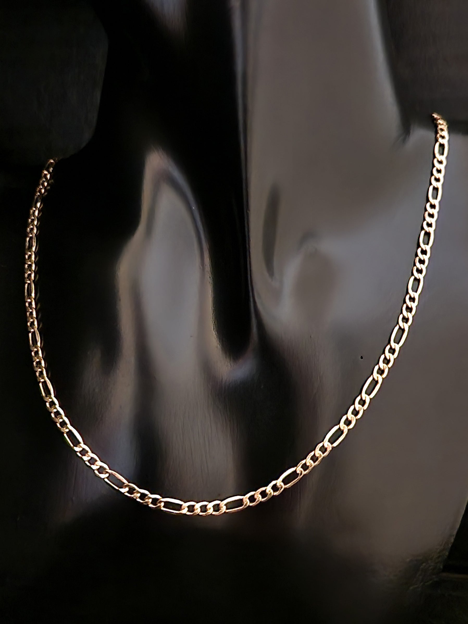 Figaro Chain in Gold 18k