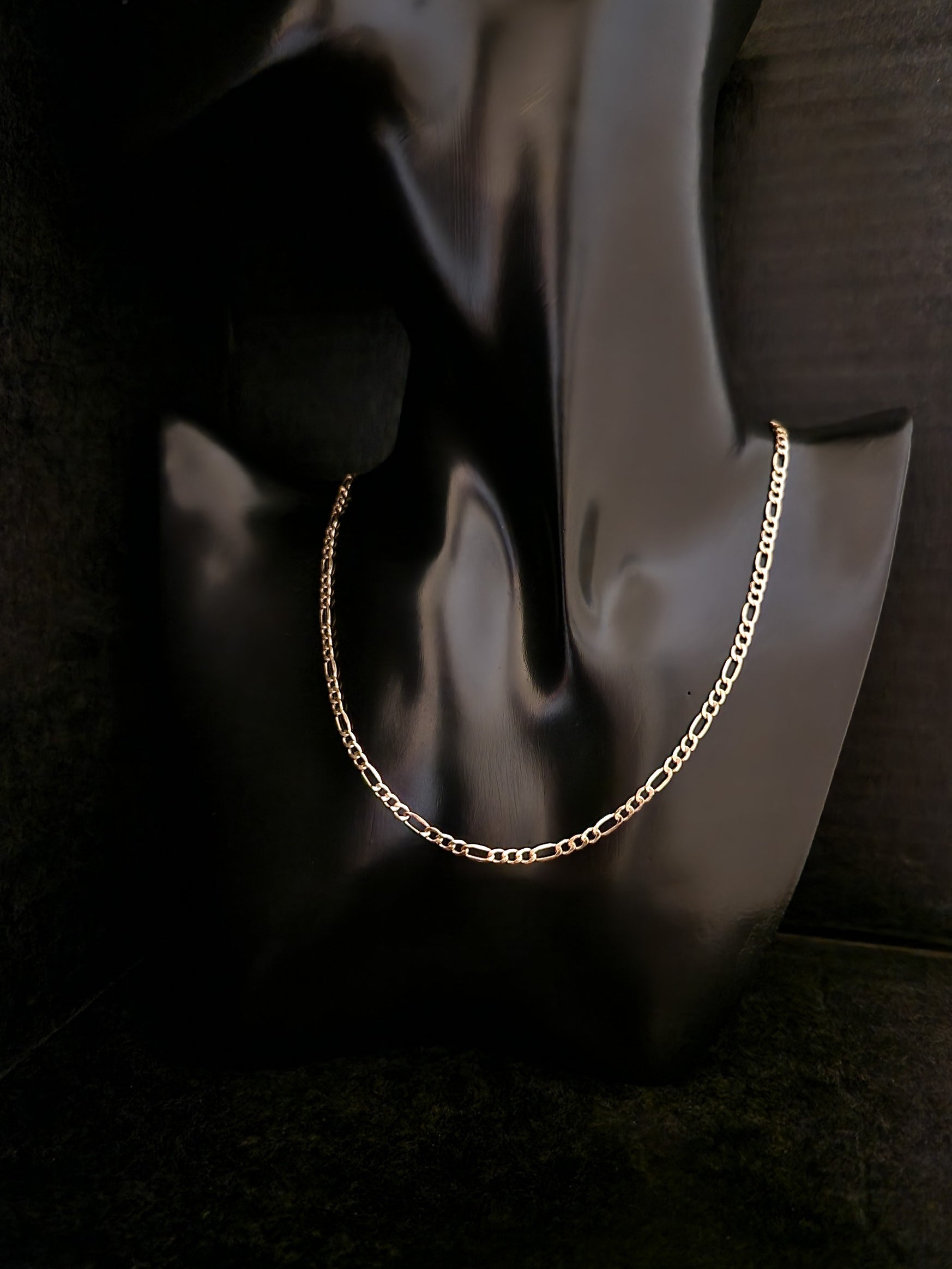 Figaro Chain in Gold 18k