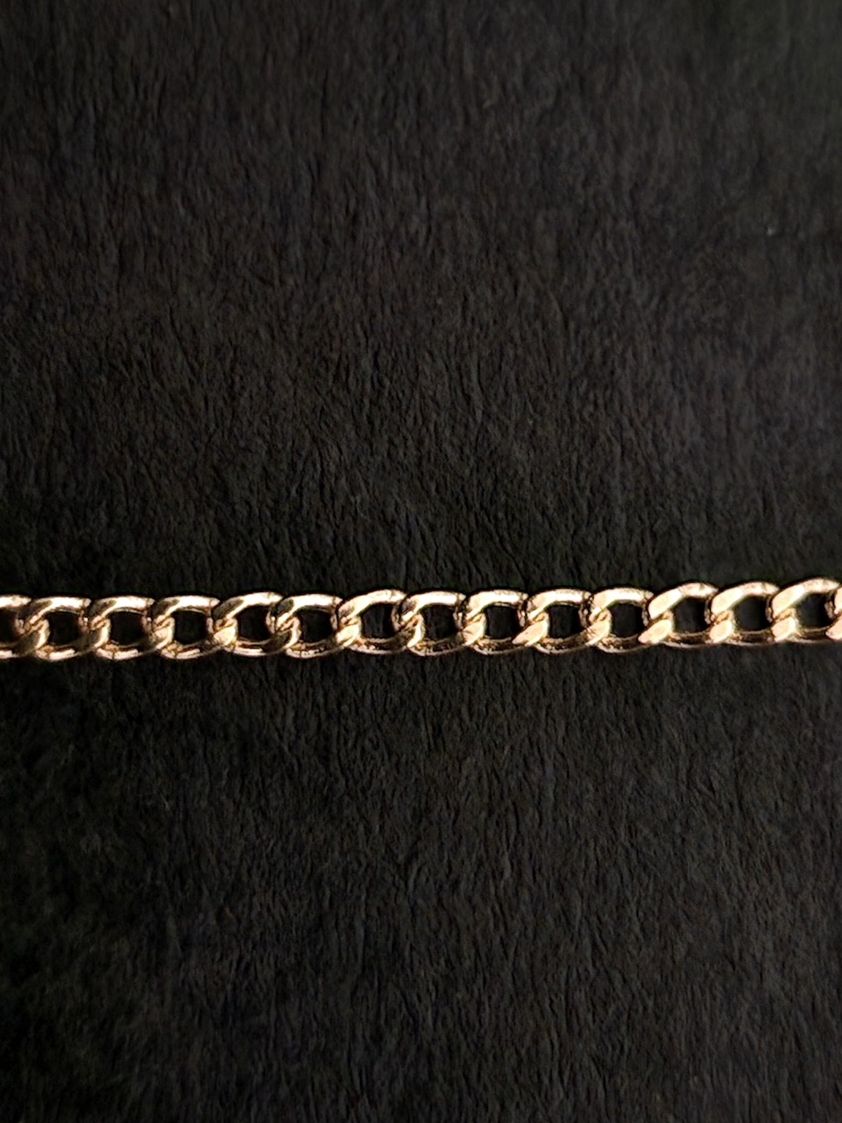 Curb Chain in Gold 18k