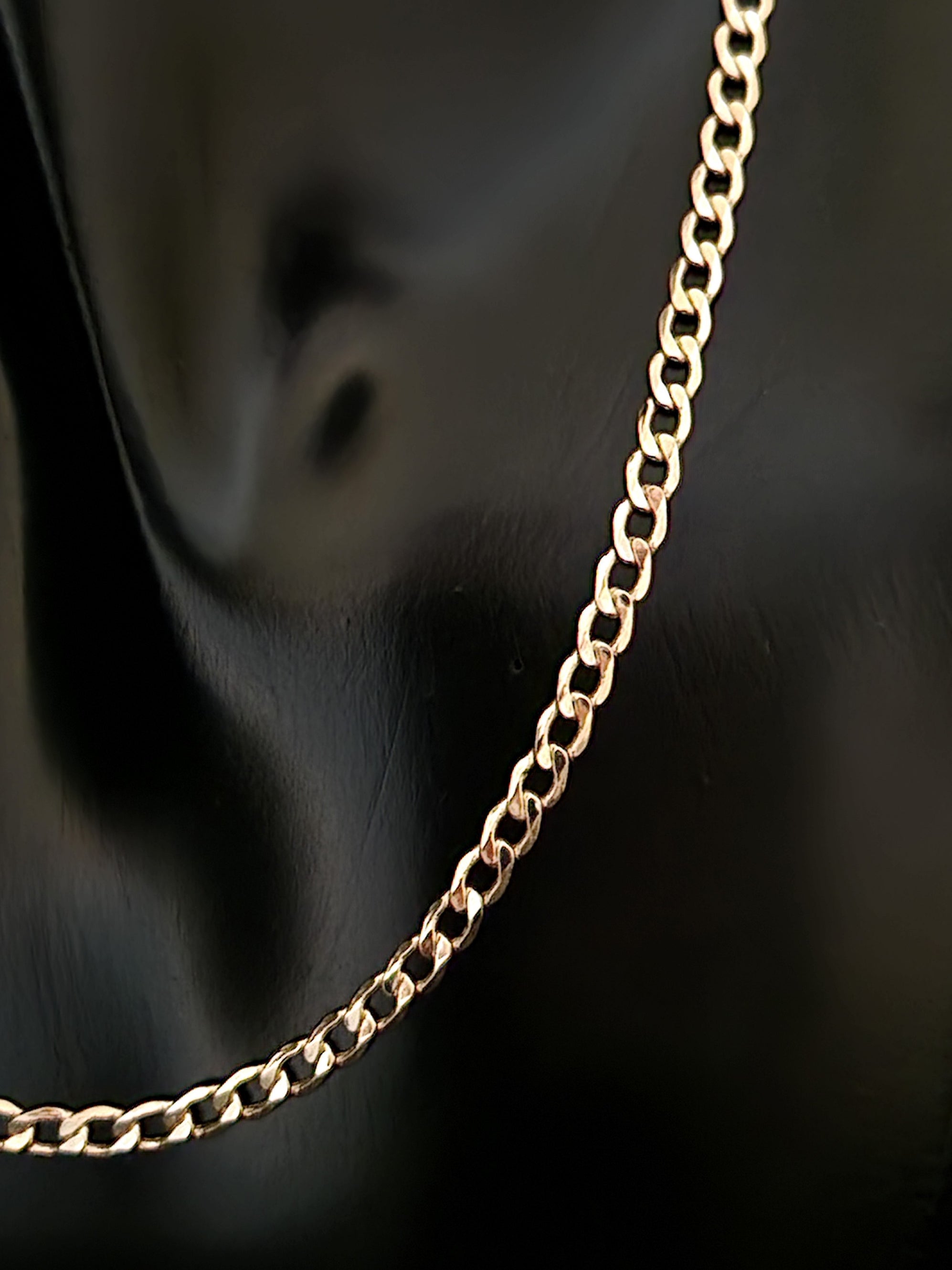 Curb Chain in Gold 18k