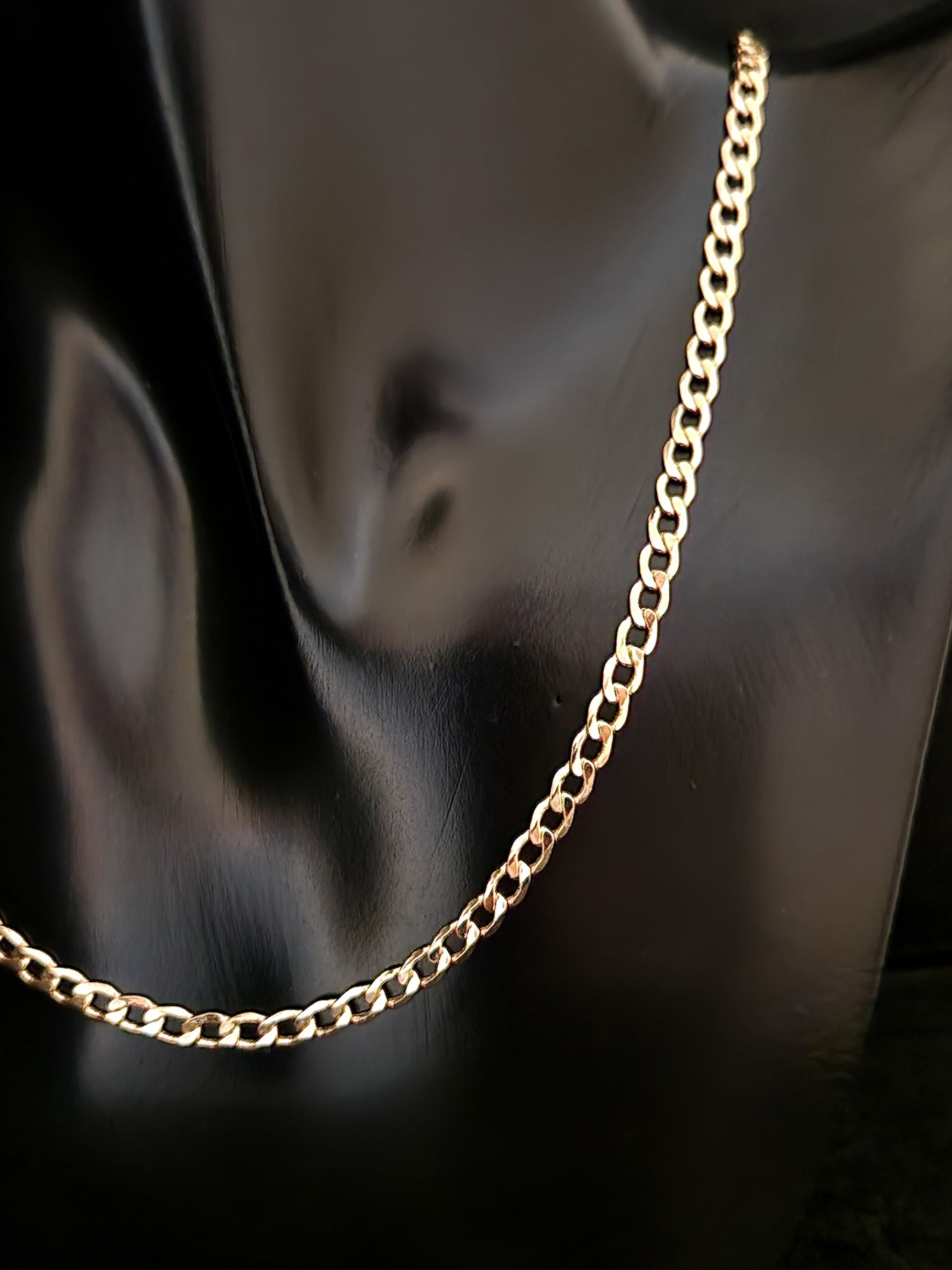 Curb Chain in Gold 18k