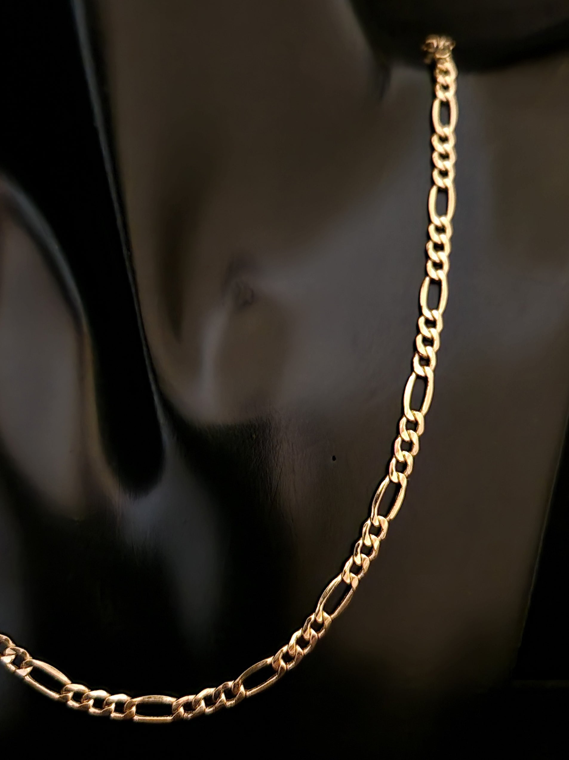 Figaro Chain in Gold 18k