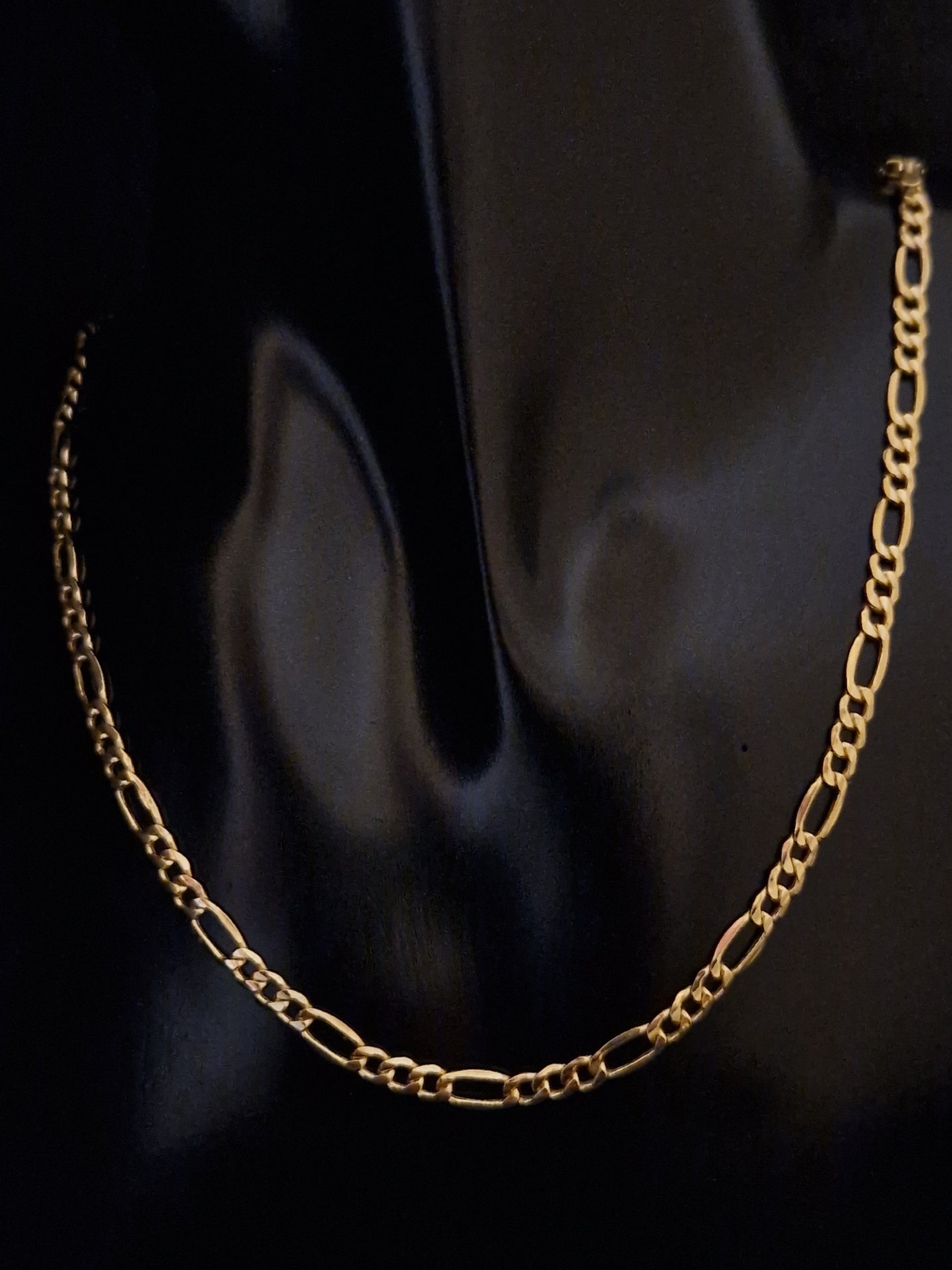 Figaro Chain in Gold 18k