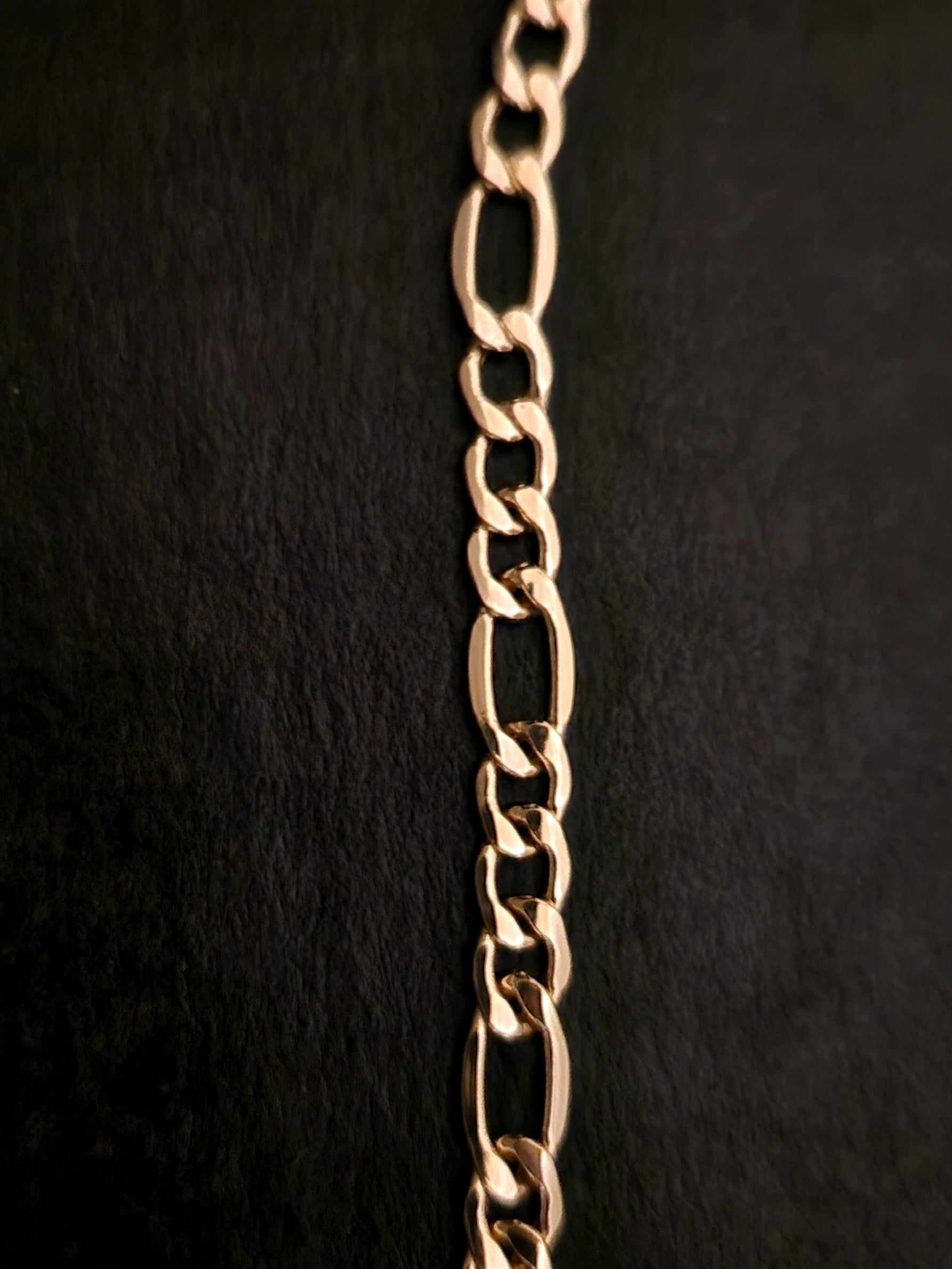 Figaro Chain in Gold 18k