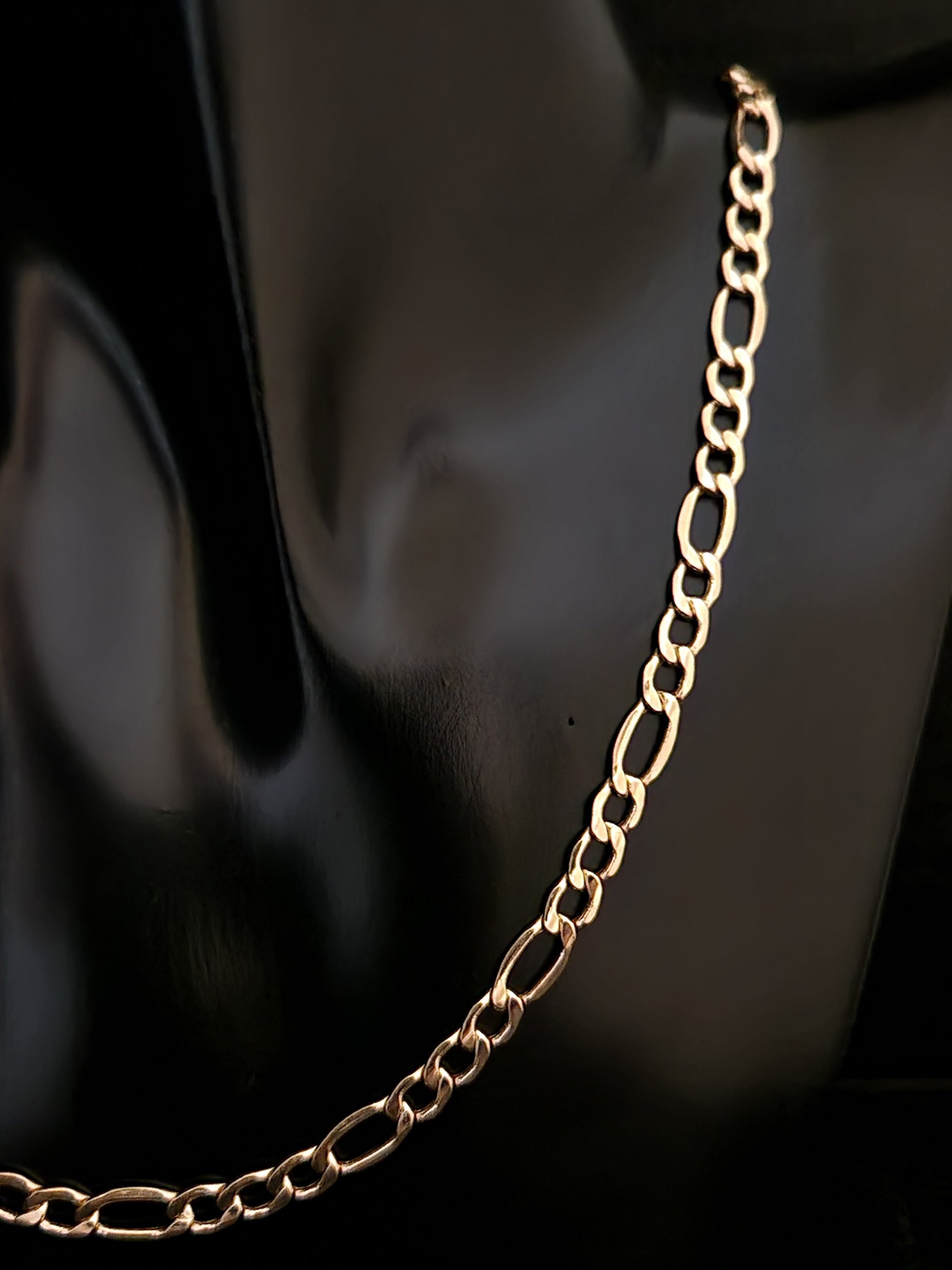 Figaro Chain in Gold 18k