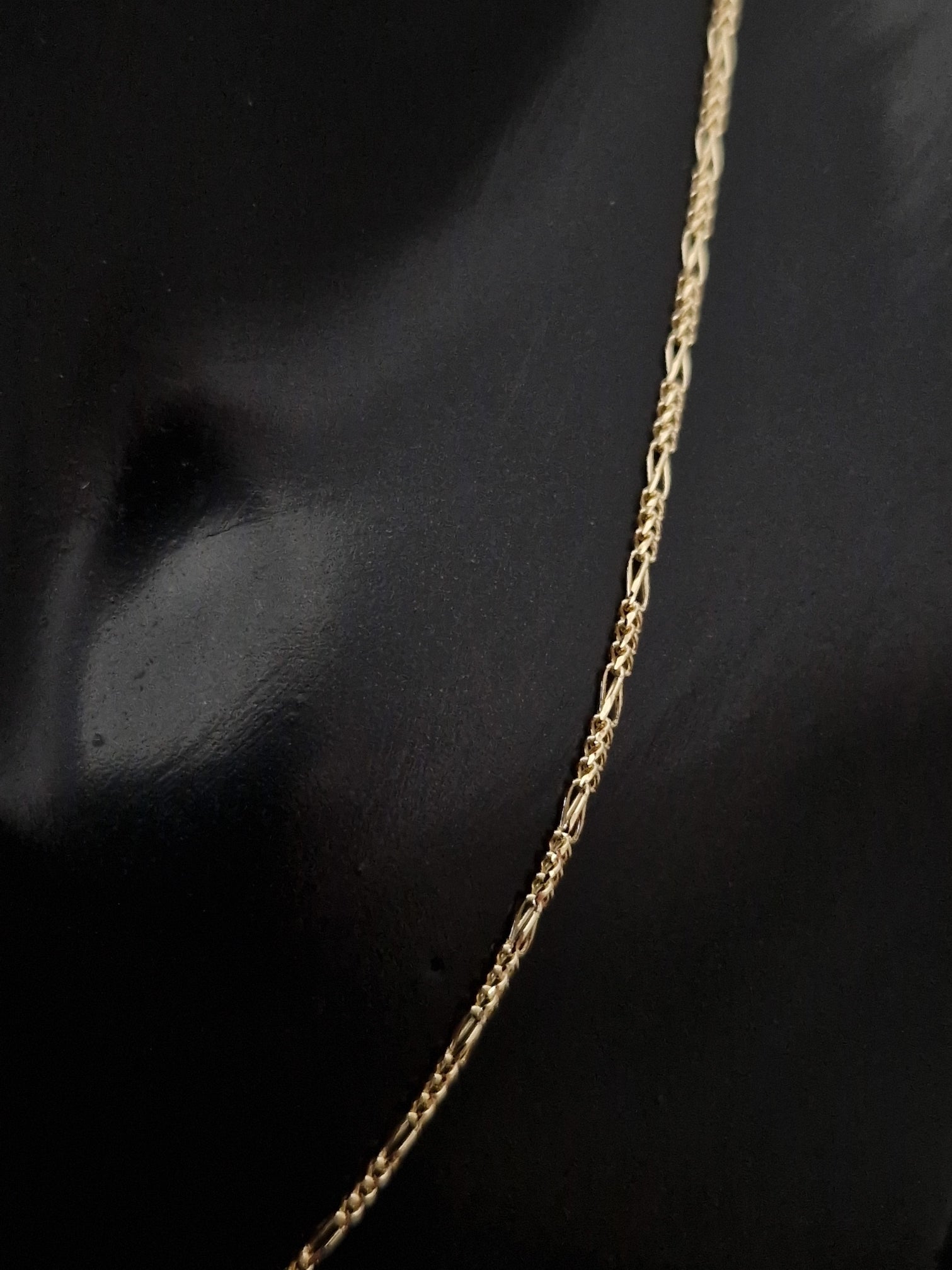 Figaro Cable Chain in Gold 18k