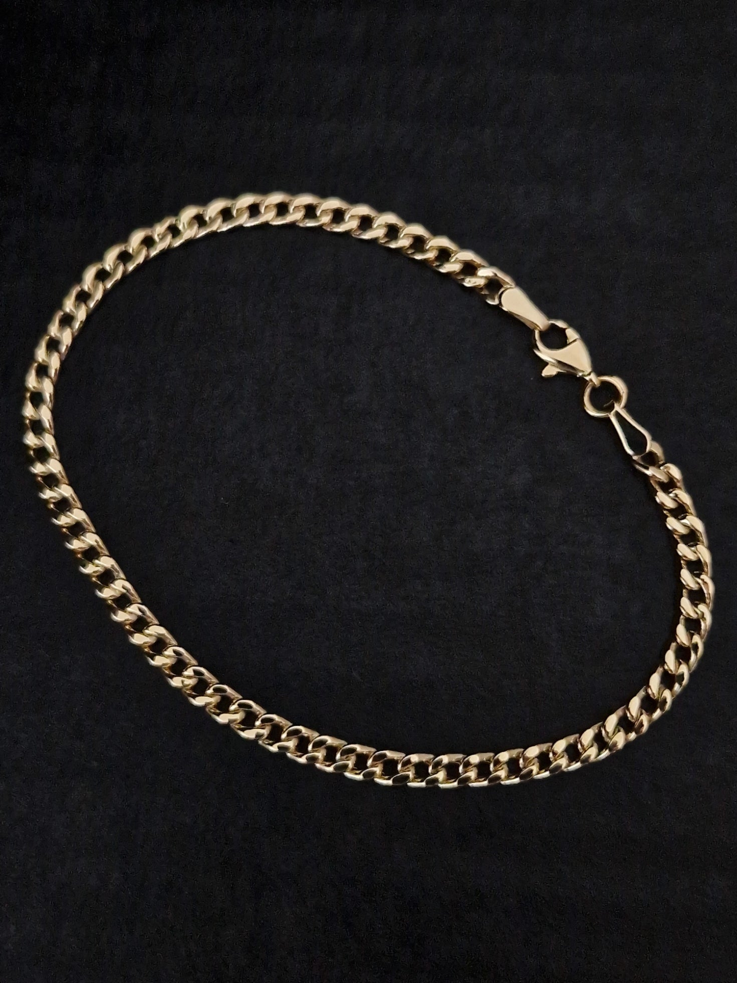 Curb Chain Bracelet in Gold 18k