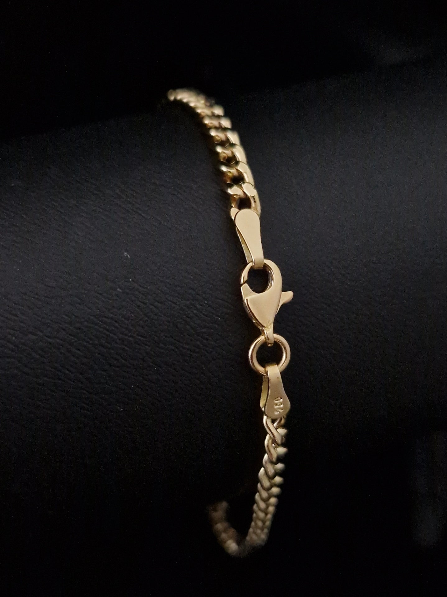 Curb Chain Bracelet in Gold 18k