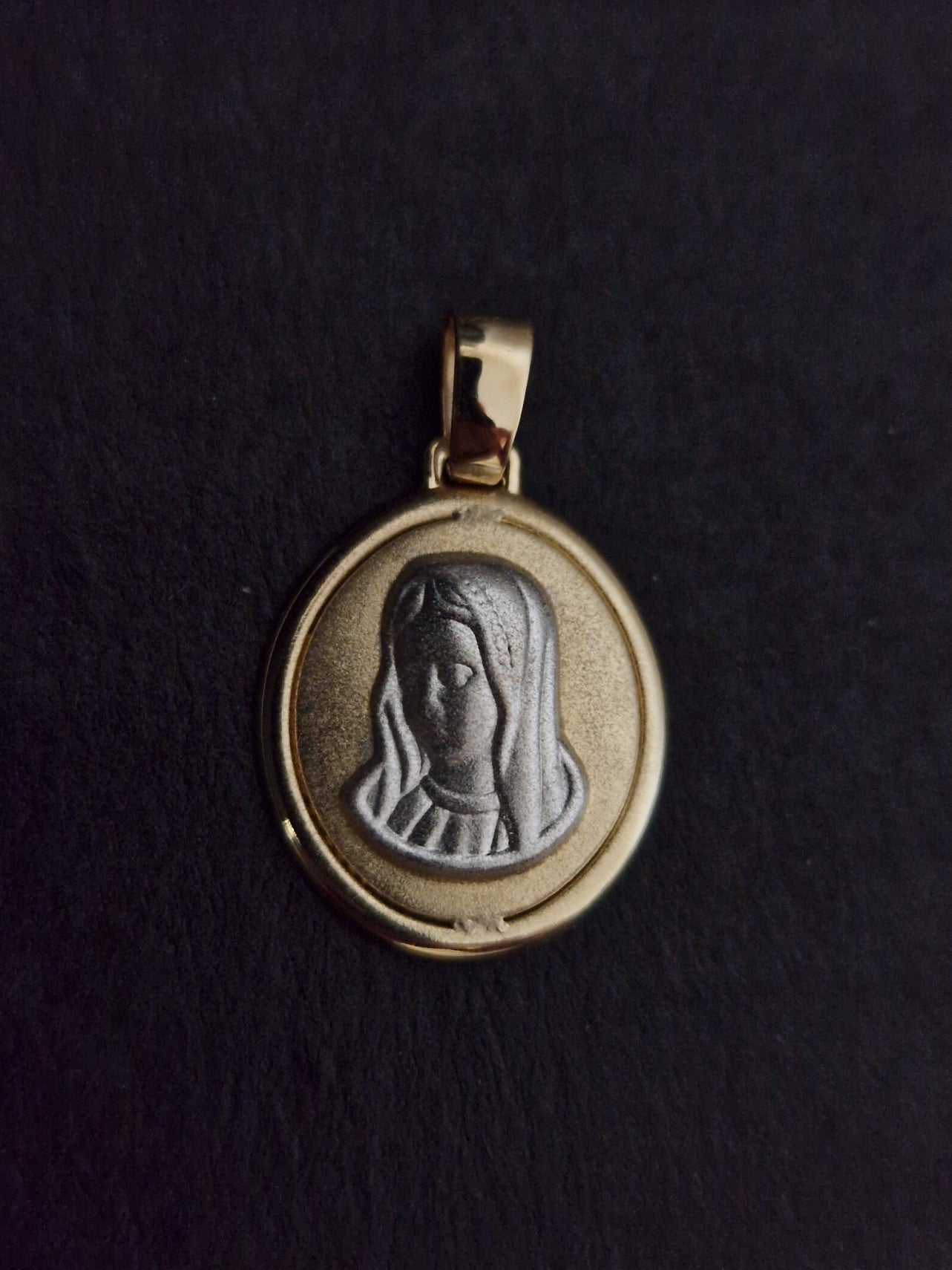 Religion Pendant Virgin Mary Head  in Gold 18k