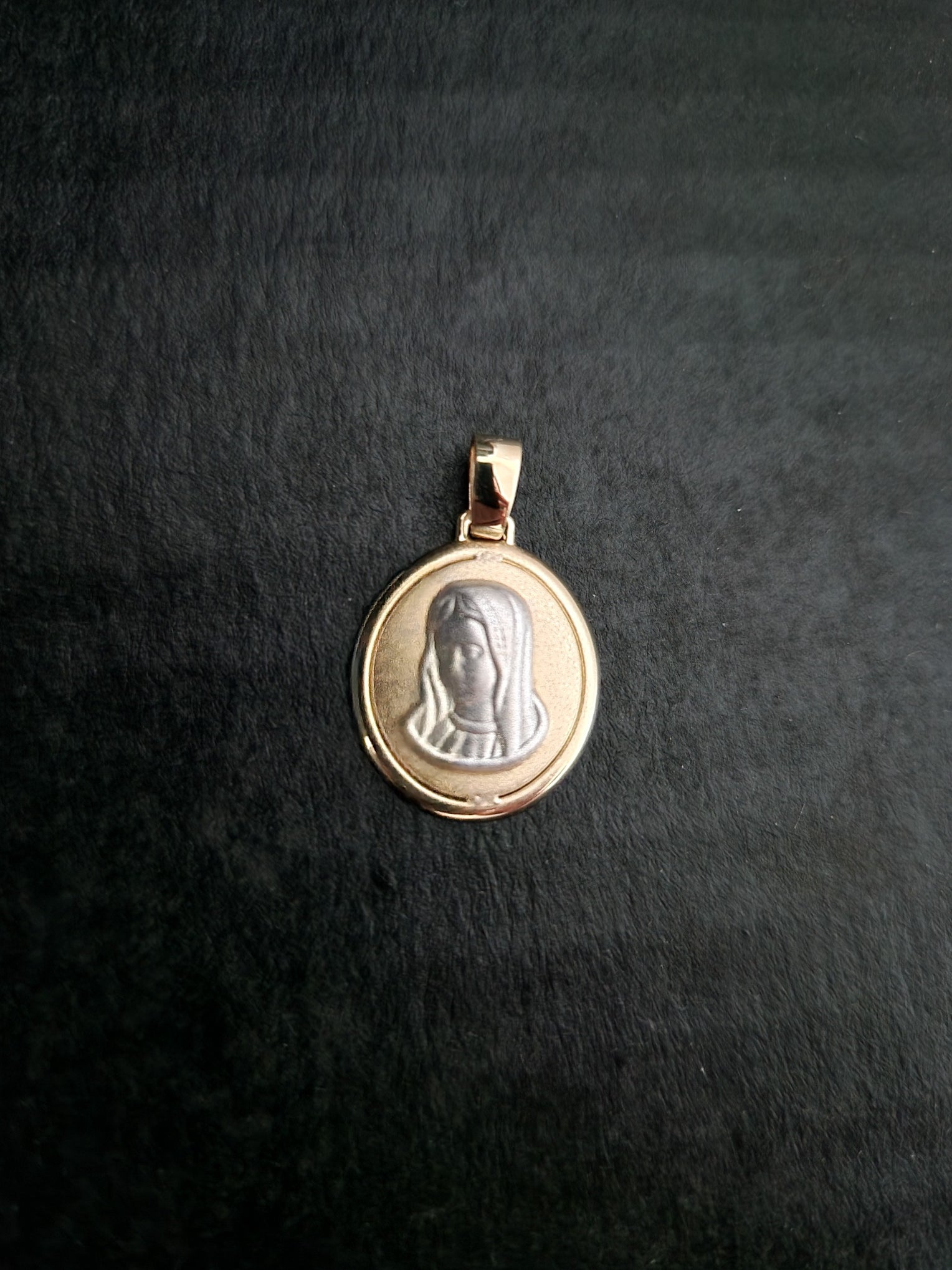 Religion Pendant Virgin Mary Head  in Gold 18k