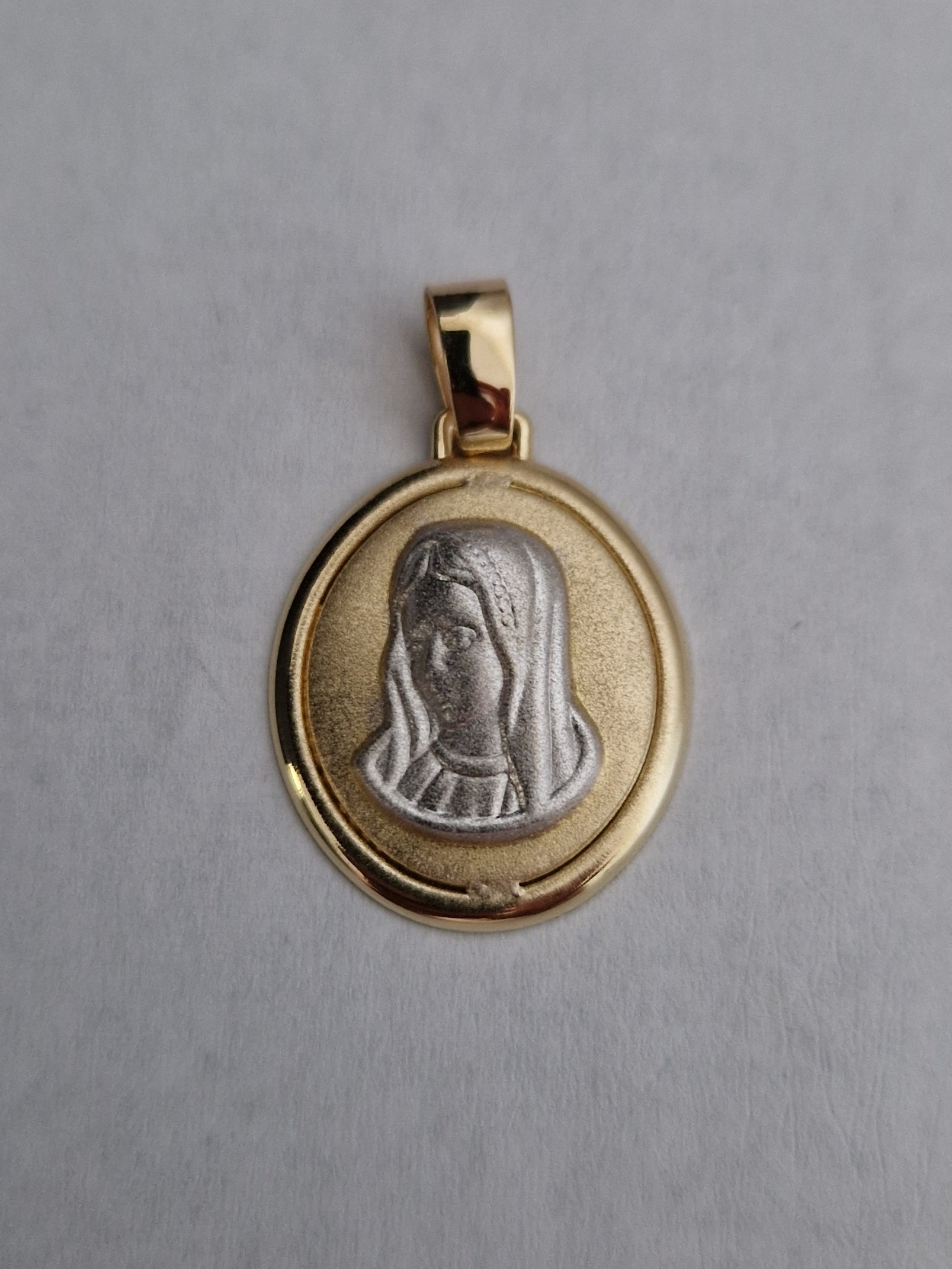 Religion Pendant Virgin Mary Head  in Gold 18k