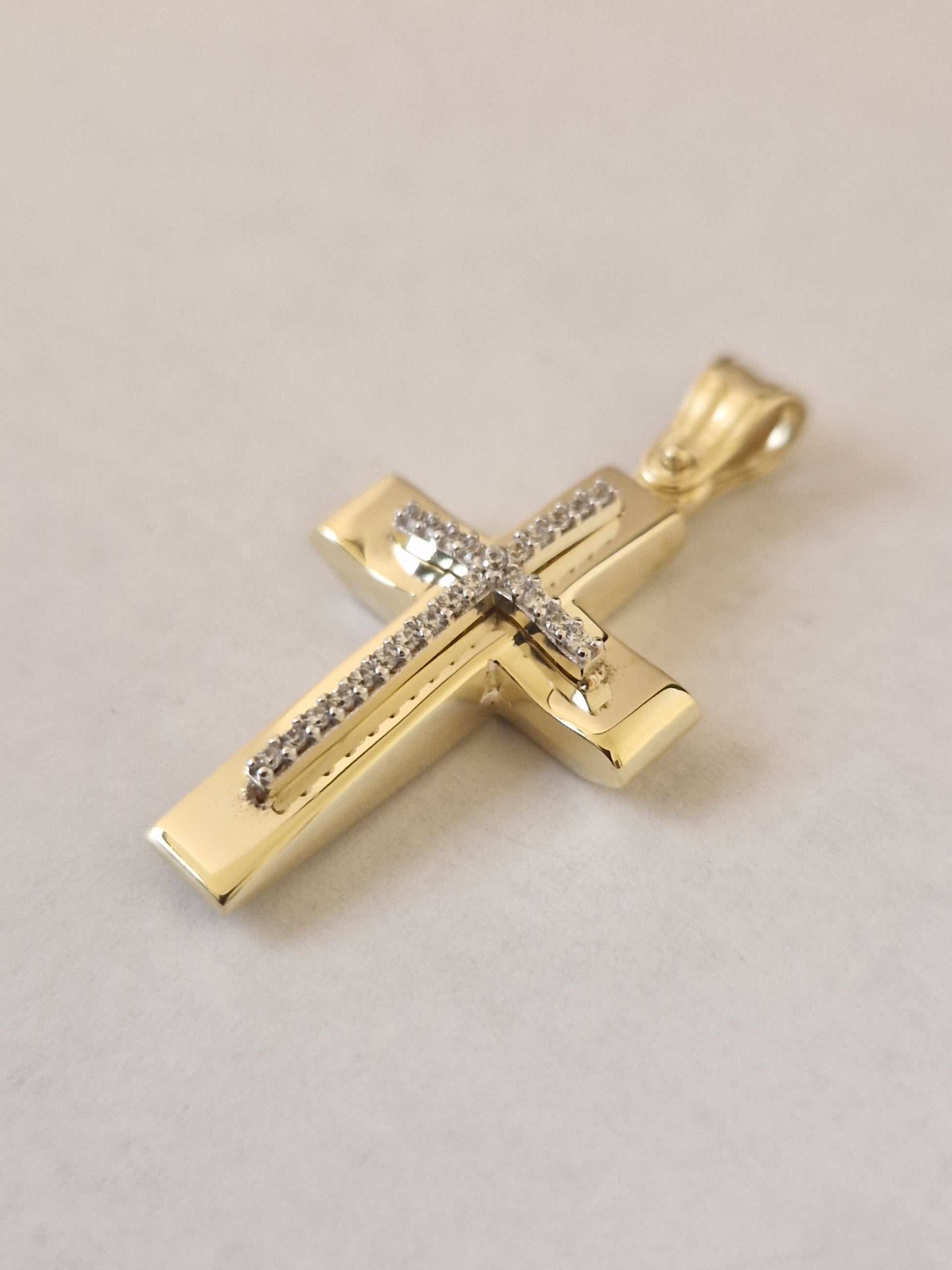 Pendant Cross with White Cubic Zirconia in Gold 18k