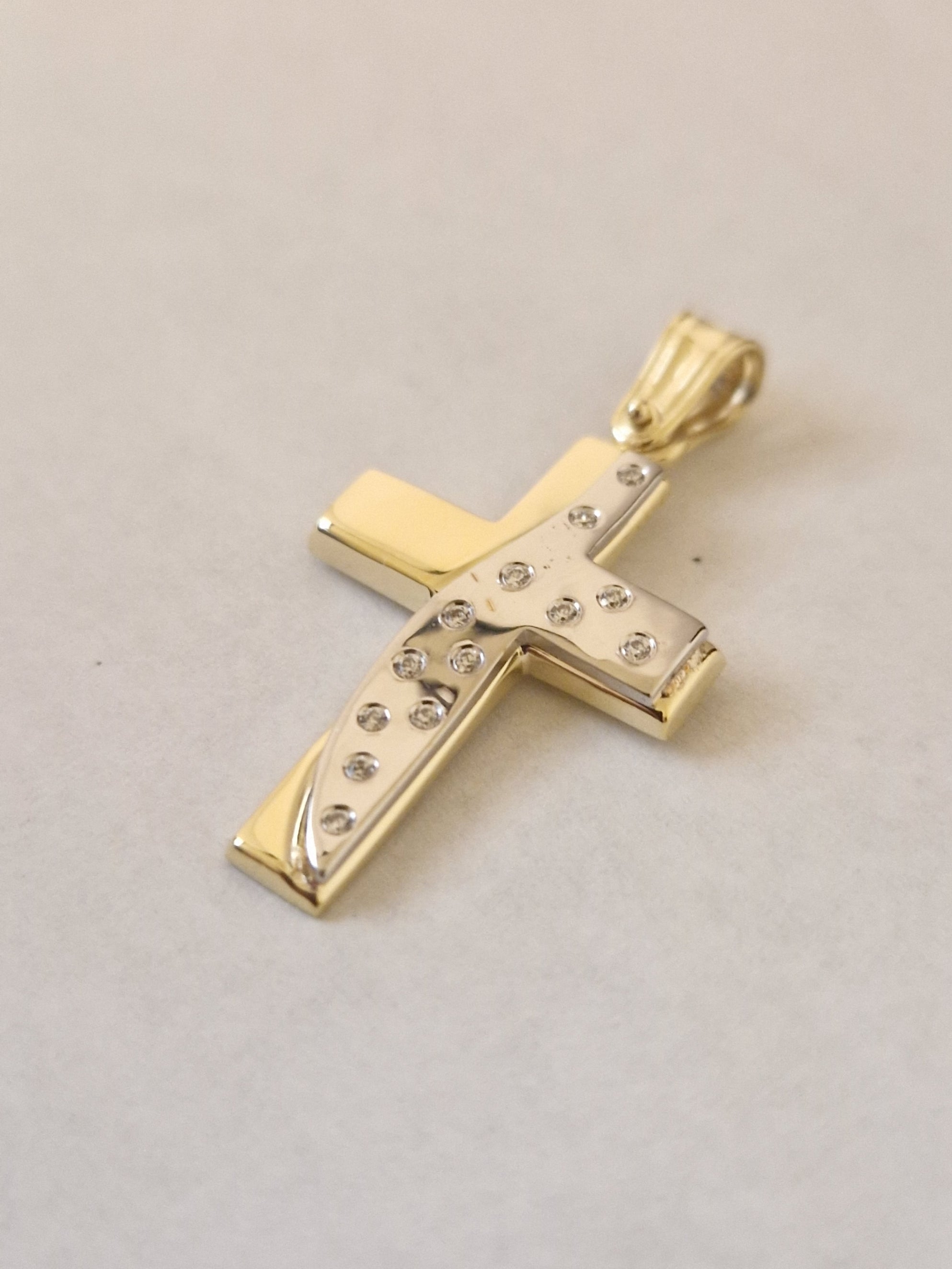 Pendant Cross with White Cubic Zirconia in Gold 18k