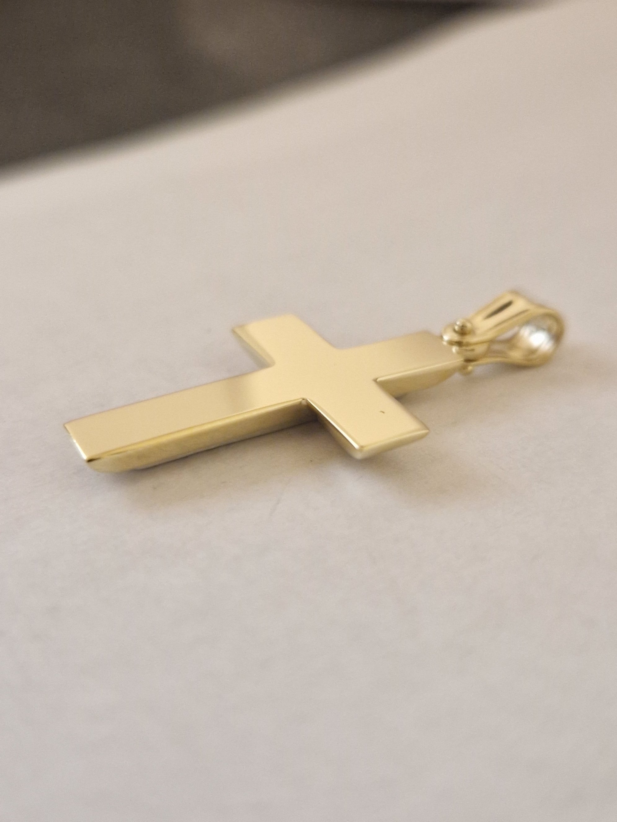 Pendant Cross with White Cubic Zirconia in Gold 18k