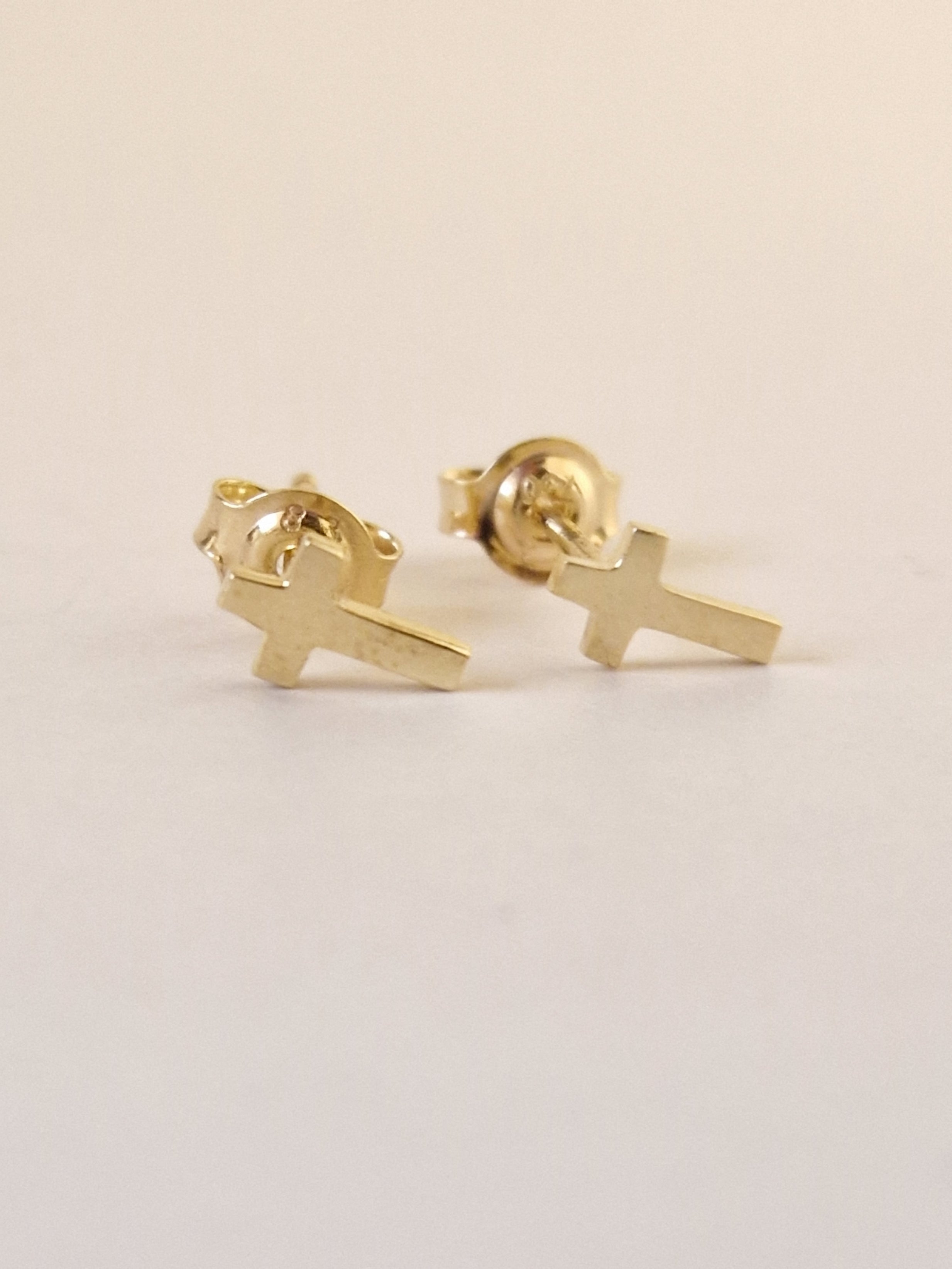 Earrings Solid Cross Shape Guld 18k