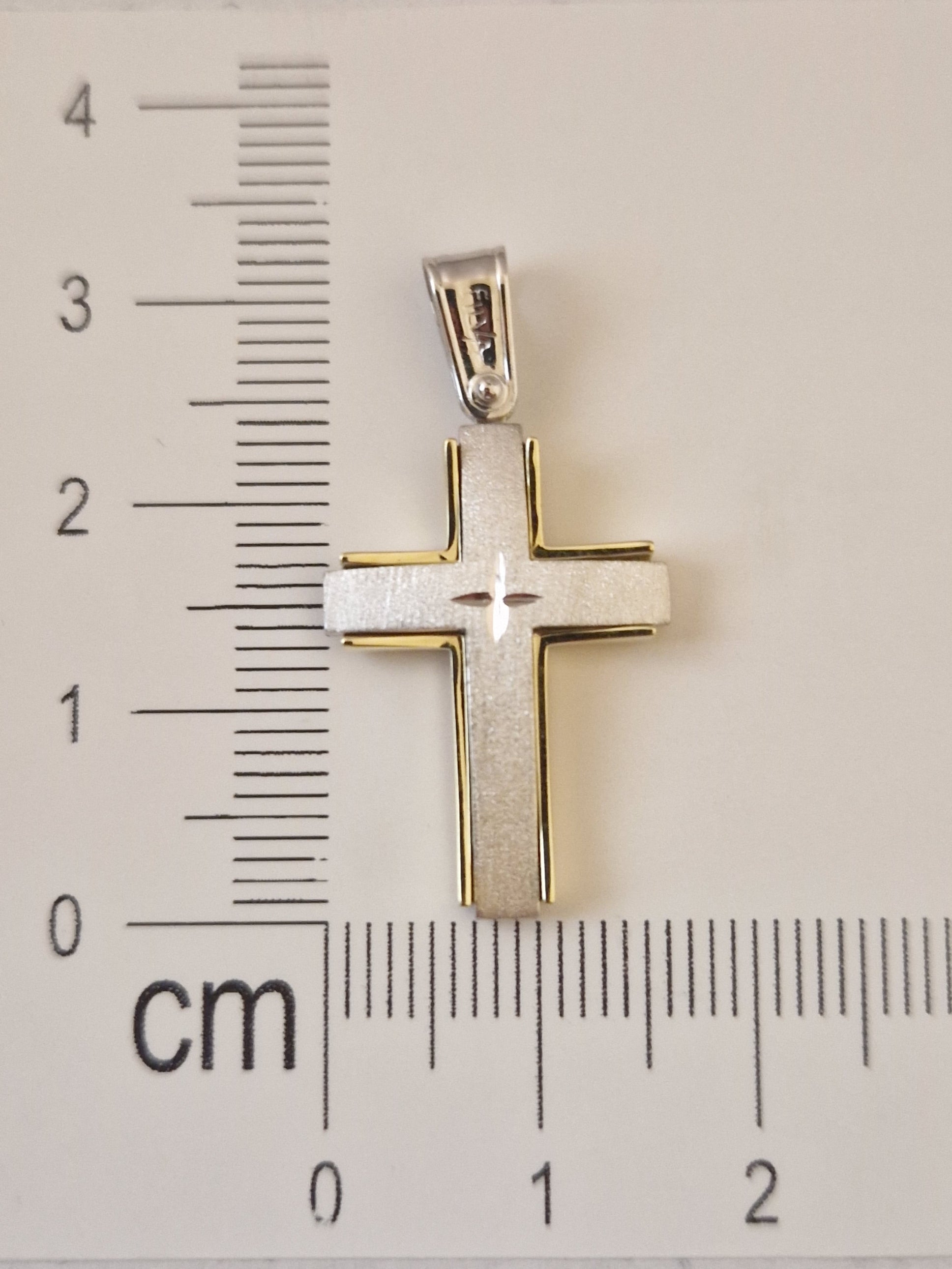 Pendant Cross with White Cubic Zirconia in Gold 18k