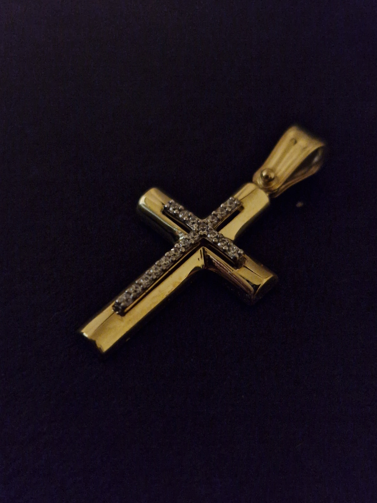 Pendant Cross with White Cubic Zirconia in Gold 18k