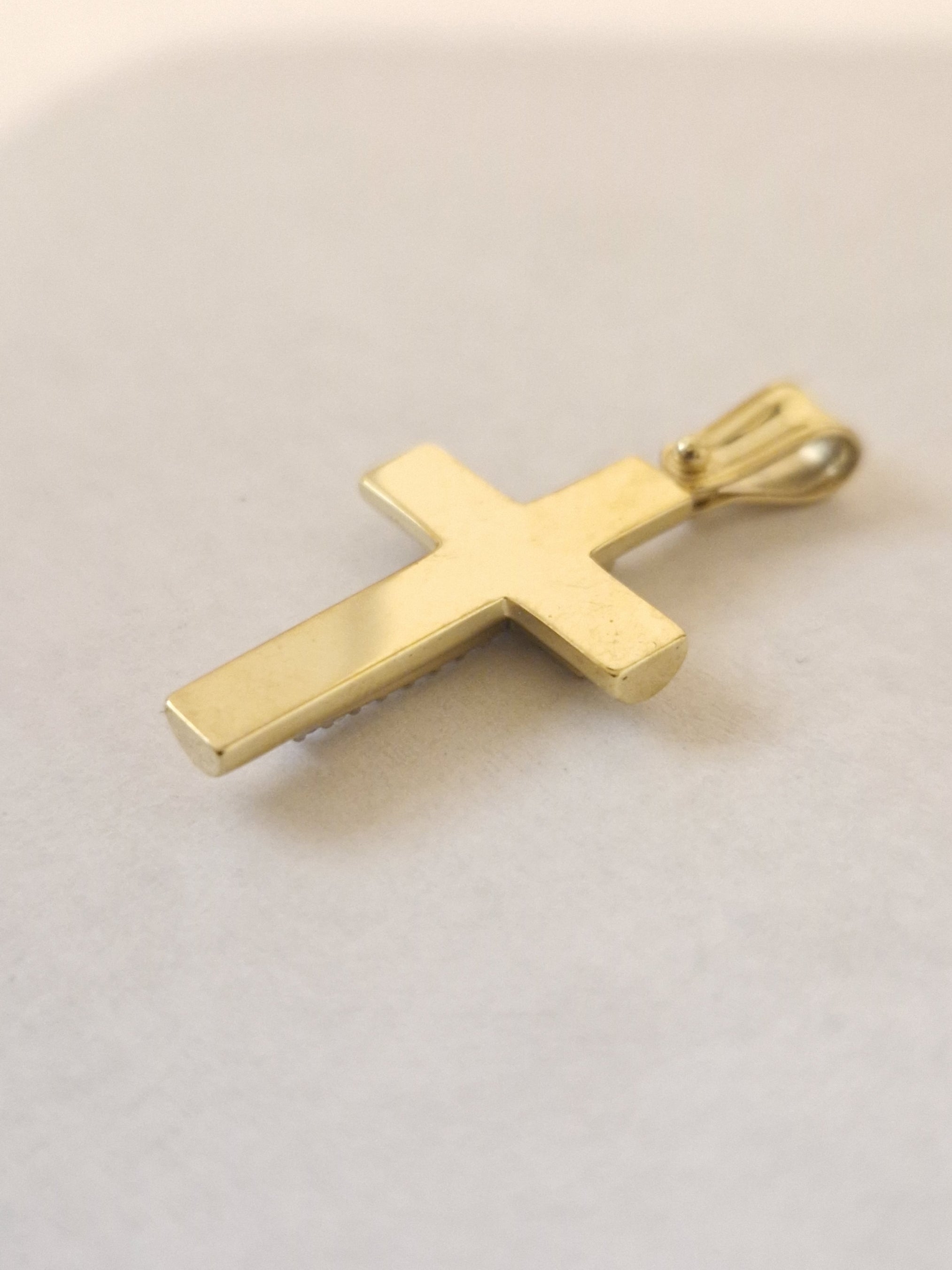 Pendant Cross with White Cubic Zirconia in Gold 18k