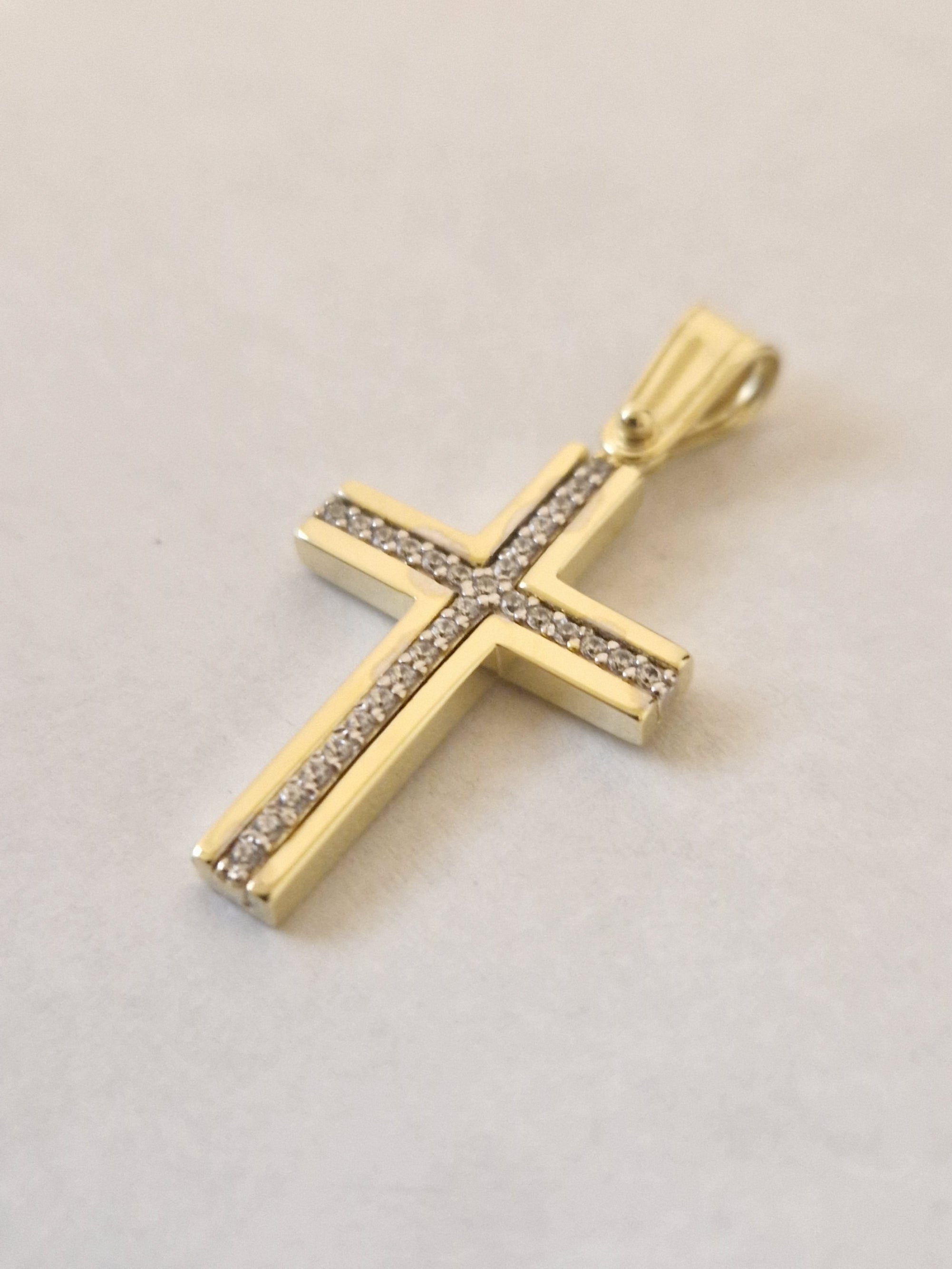 Pendant Cross with White Cubic Zirconia in Gold 18k