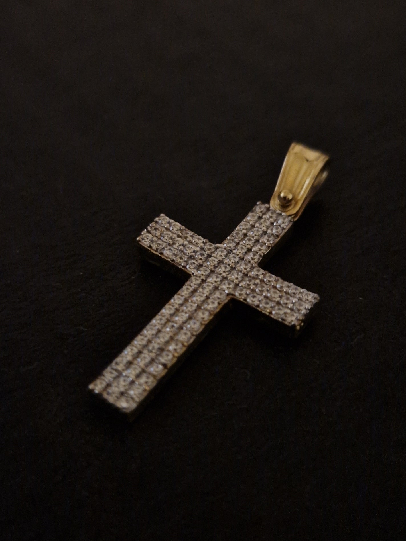 Pendant Cross with White Cubic Zirconia in Gold 18k