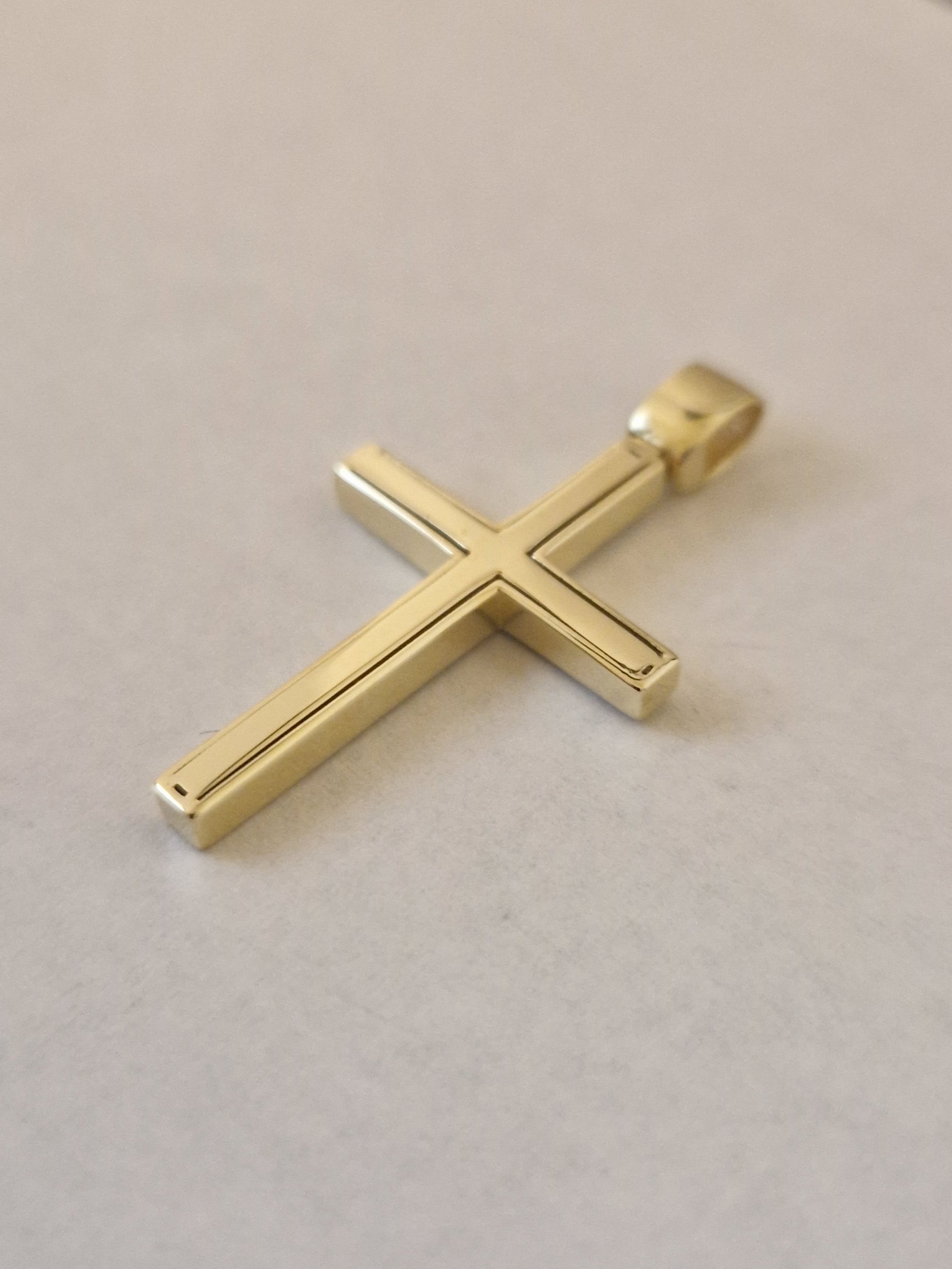 Pendant Cross with White Cubic Zirconia in Gold 18k