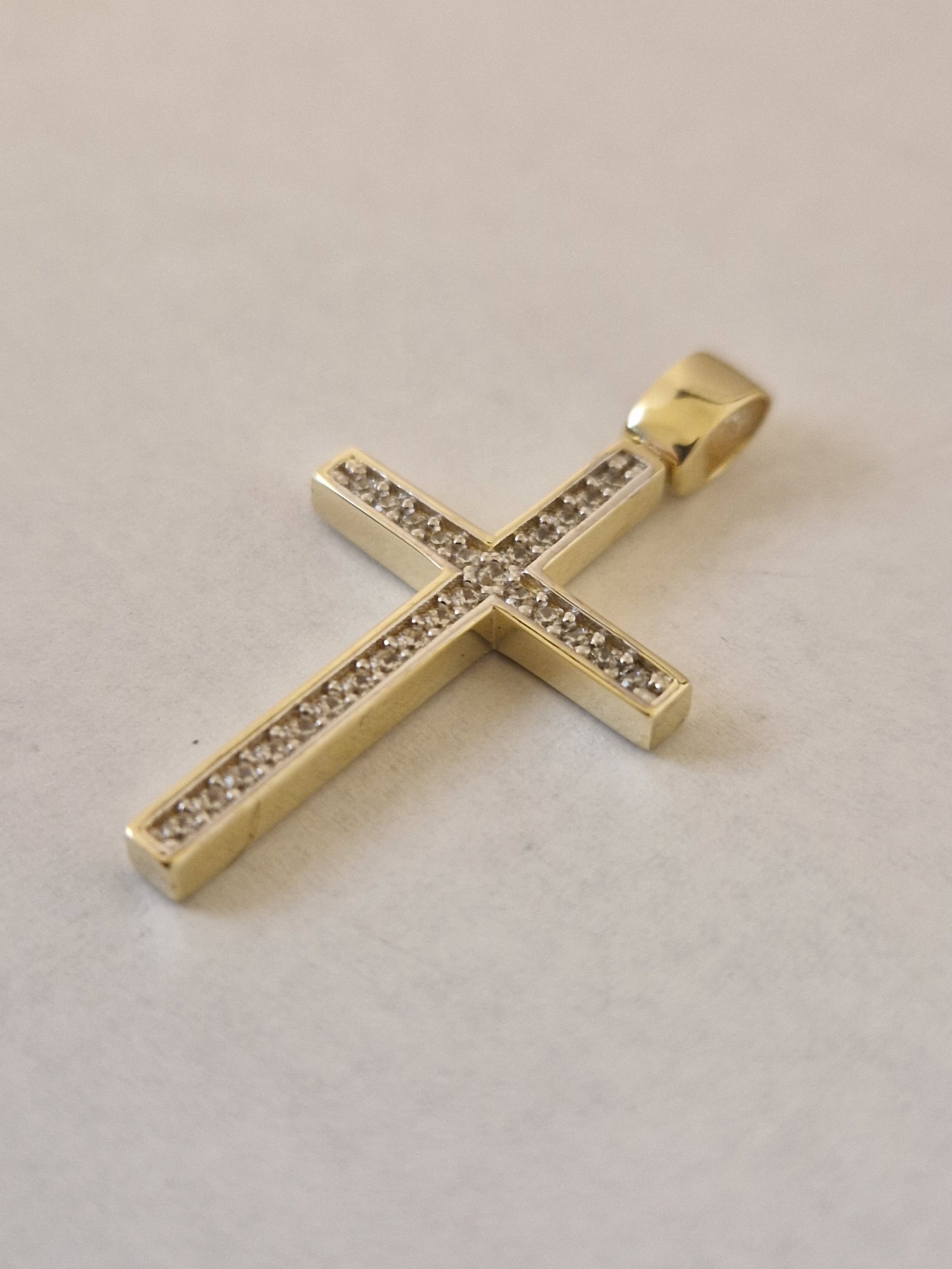 Pendant Cross with White Cubic Zirconia in Gold 18k