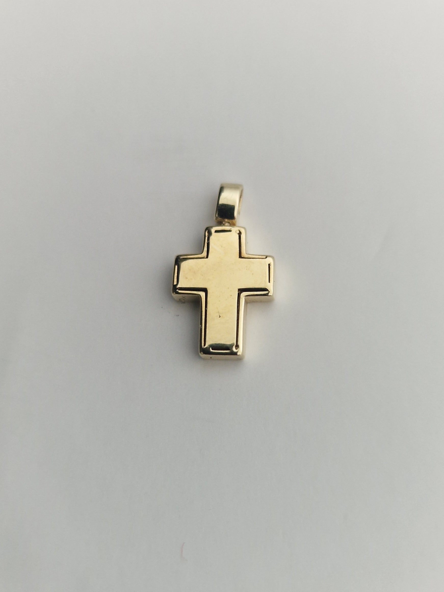 Pendant Cross with White Cubic Zirconia in Gold 18k