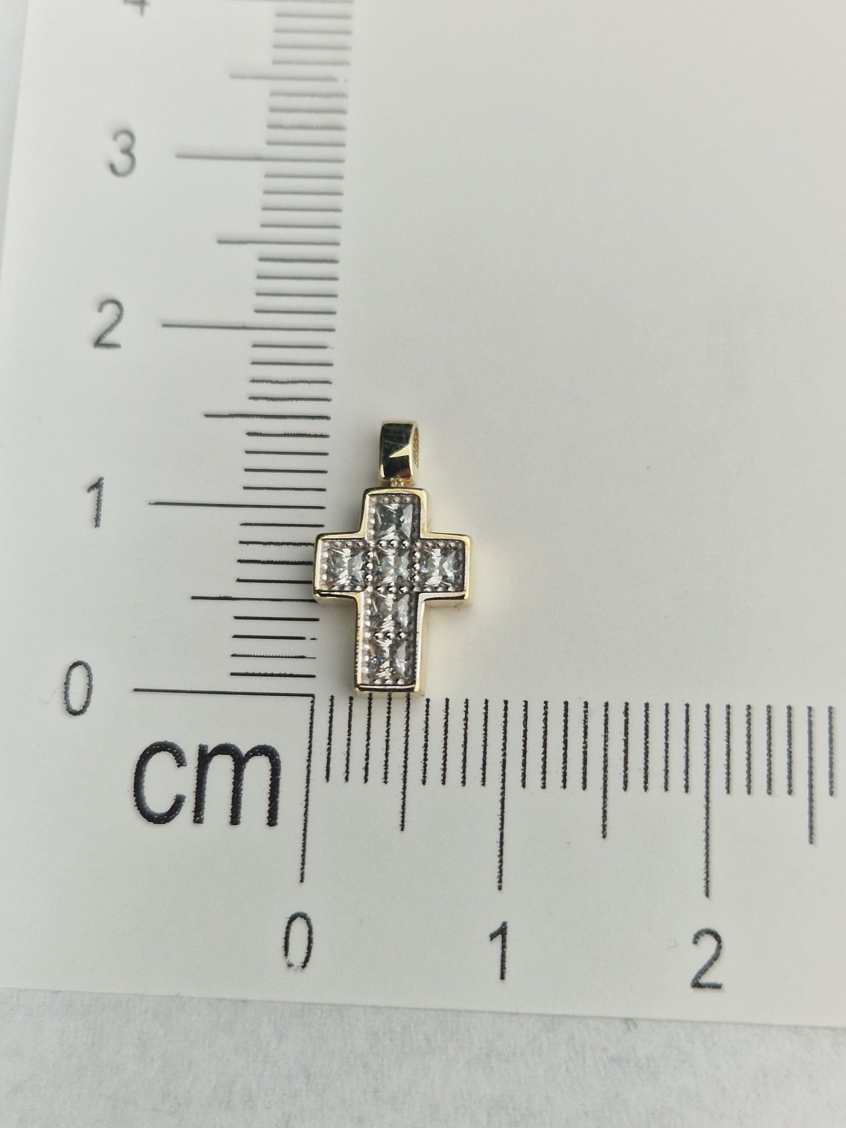 Pendant Cross with White Cubic Zirconia in Gold 18k