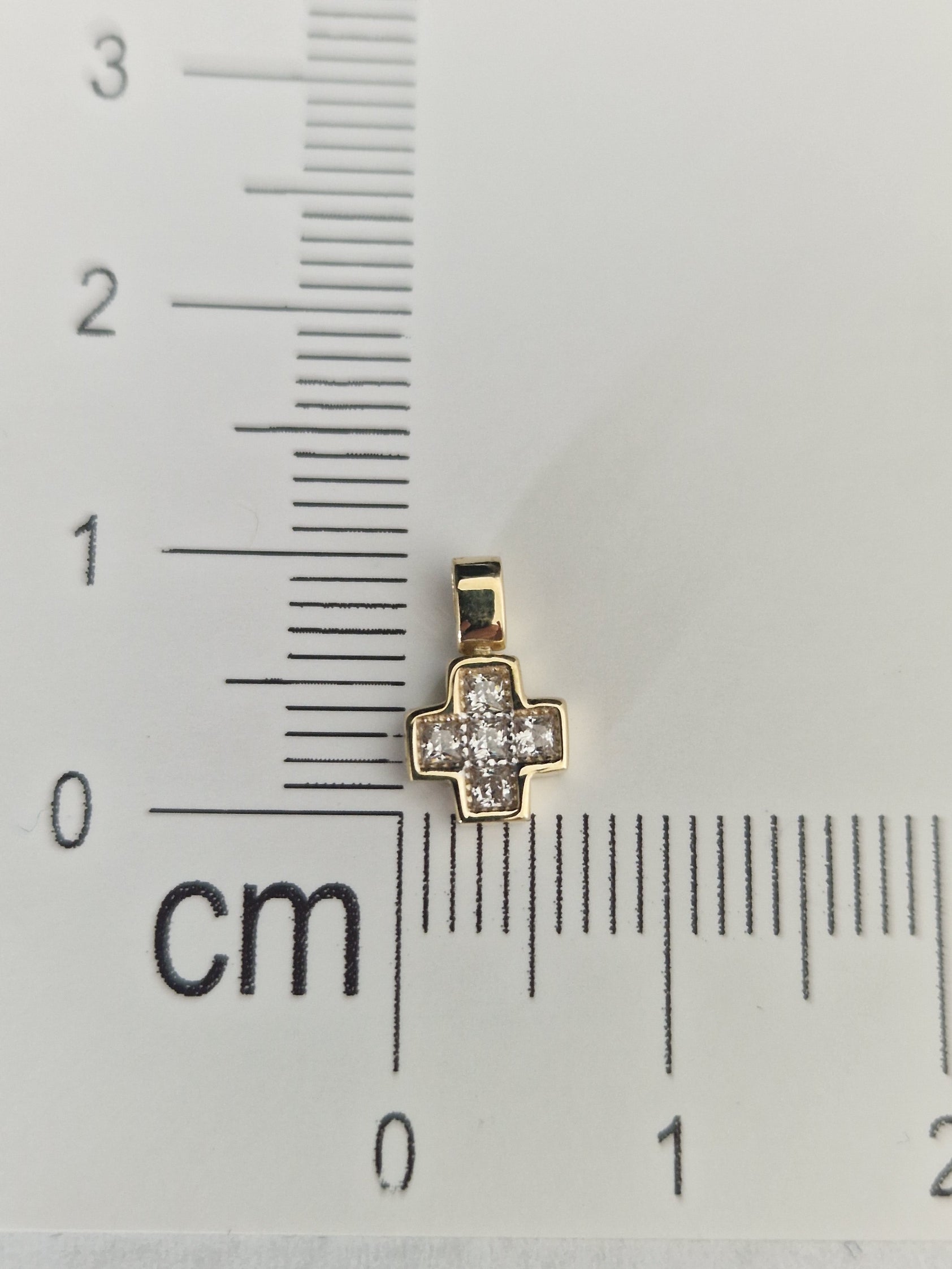 Pendant Cross with White Cubic Zirconia in Gold 18k