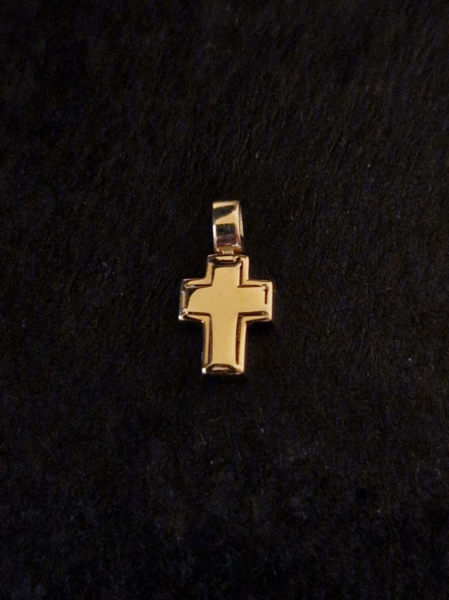 Pendant Cross with White Cubic Zirconia in Gold 18k