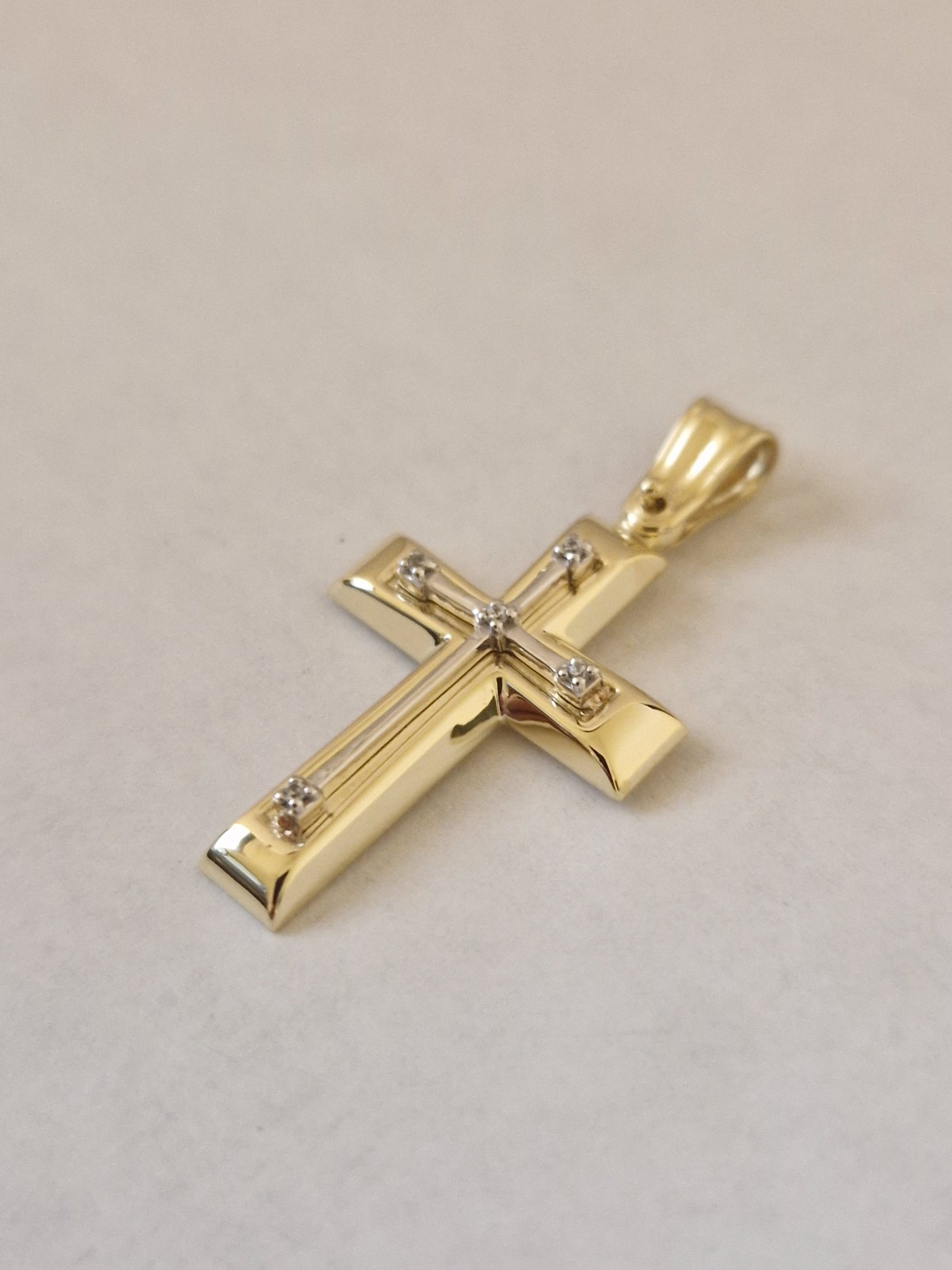 Pendant Cross with White Cubic Zirconia in Gold 18k