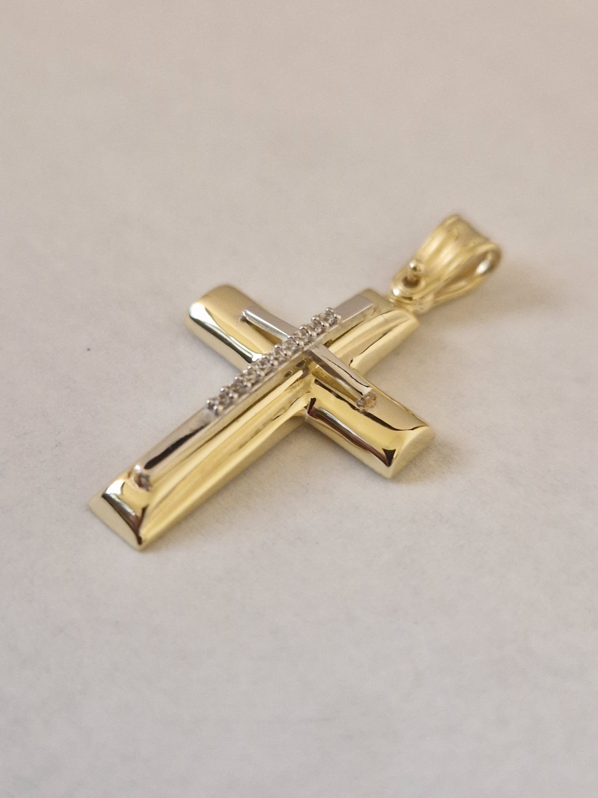 Pendant Cross with White Cubic Zirconia in Gold 18k