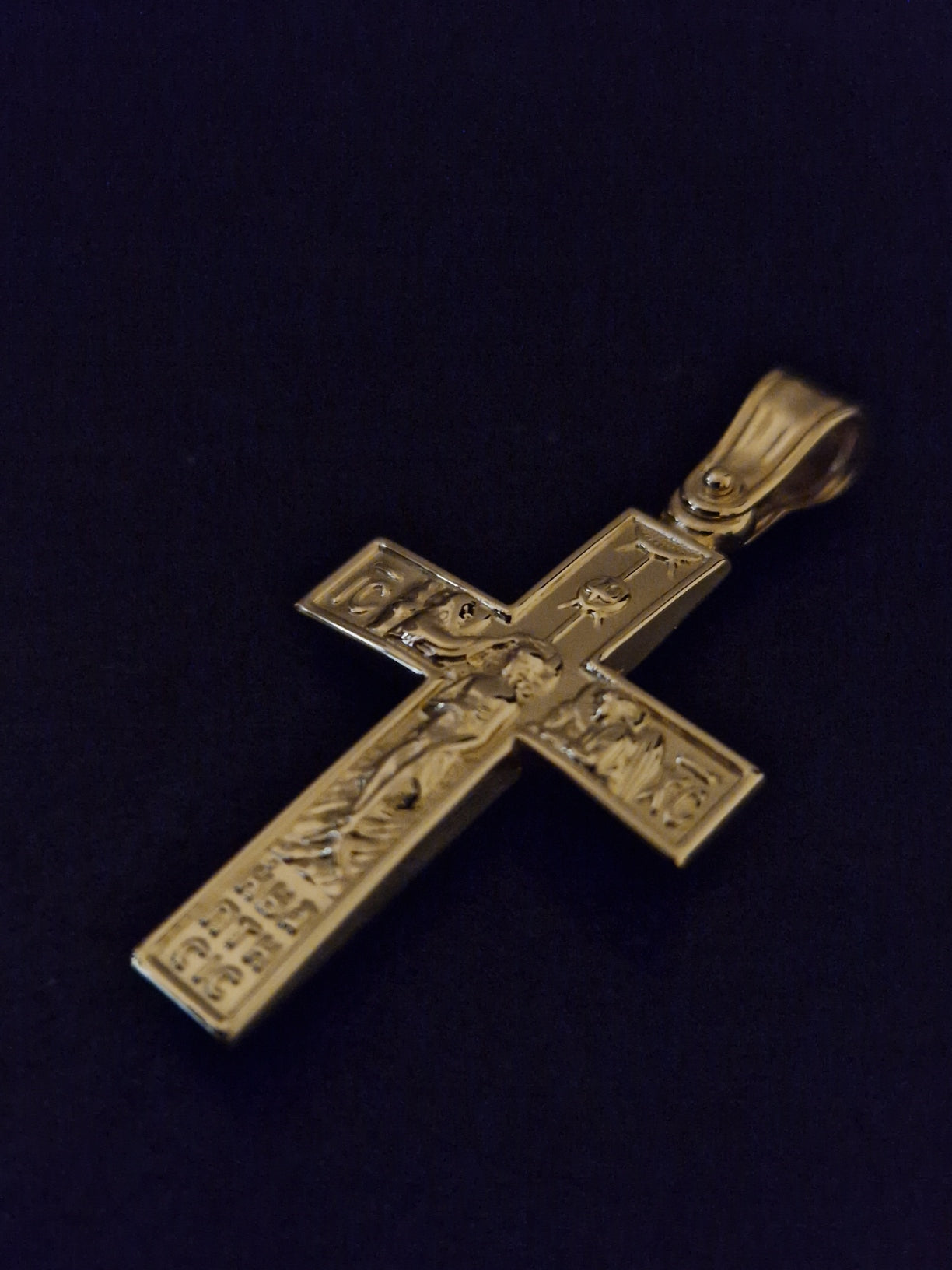 Pendant Cross with Jesus Body Double Face in Gold 18k