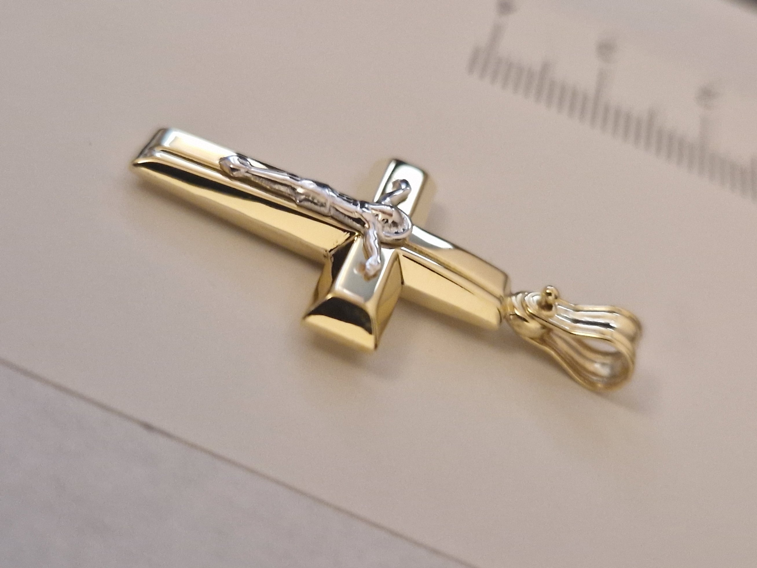 Pendant Cross with Jesus Body Double Face in Gold 18k