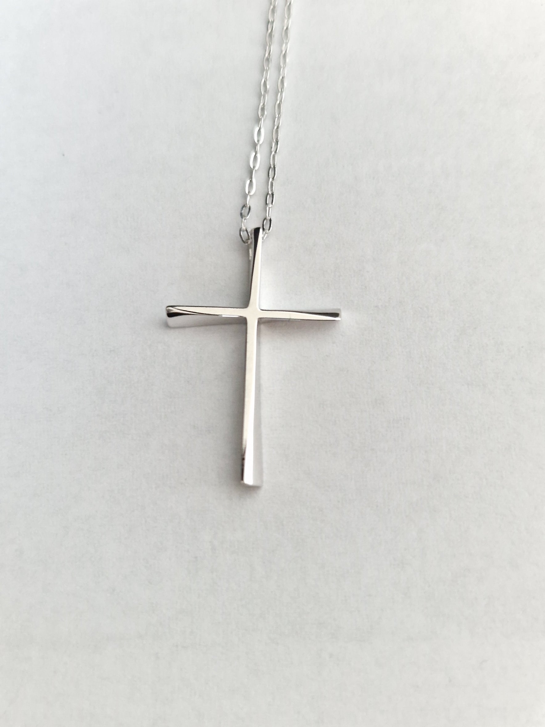 Necklace Pendant Twisted Cross in White Gold 18k