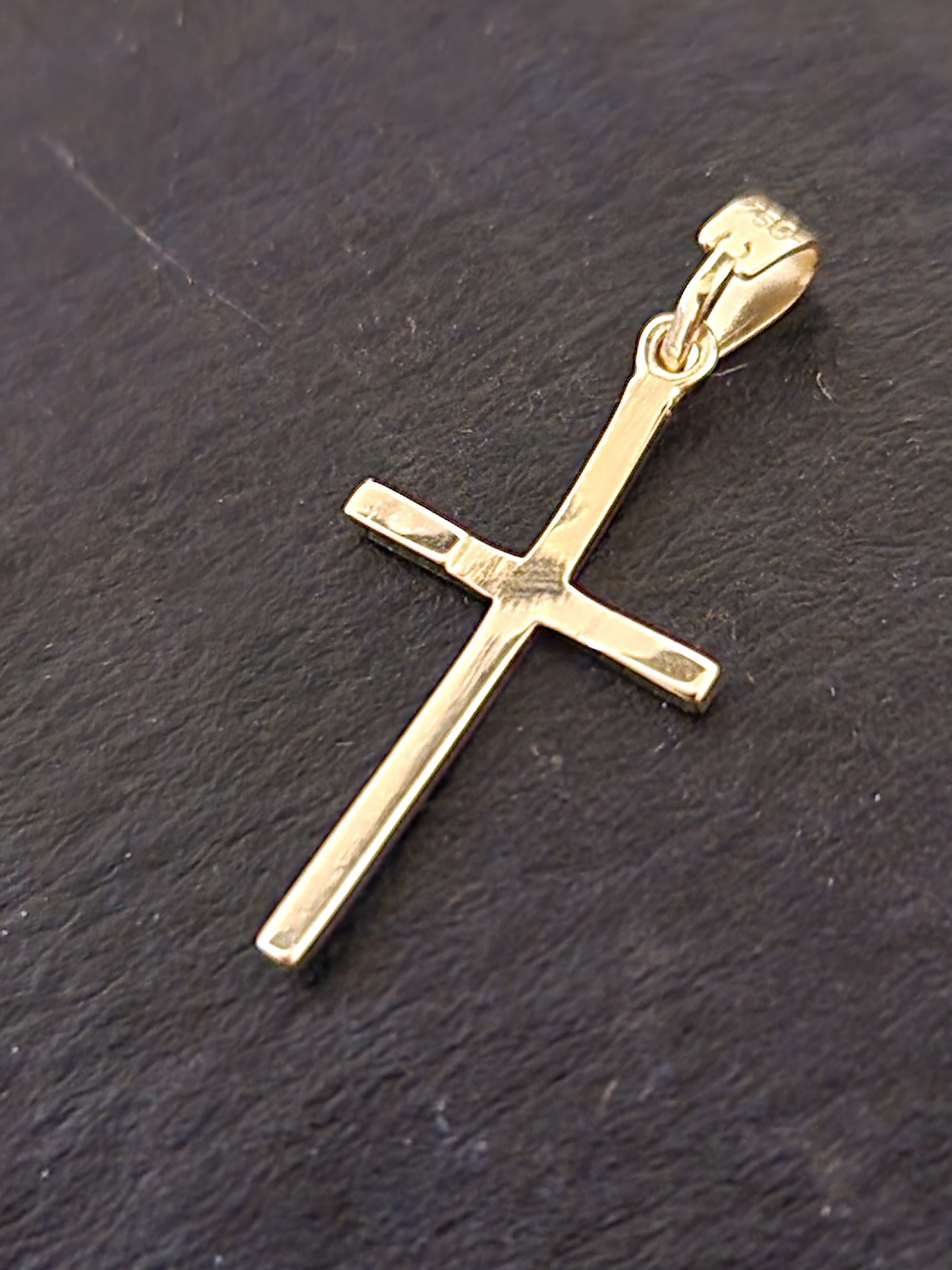 Pendant Solid Cross in Gold 18k