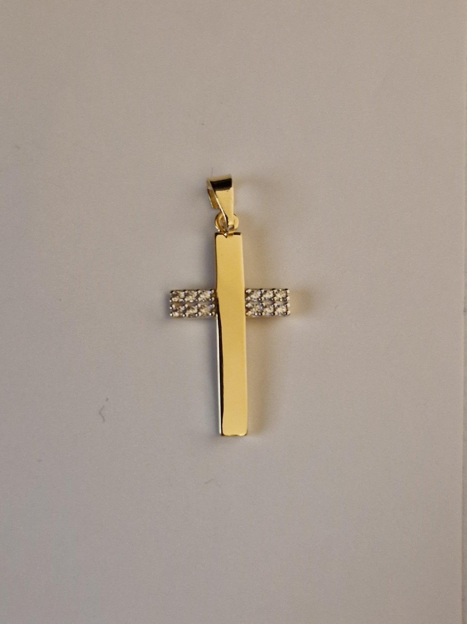 Pendant Cross with White Cubic Zirconia in Gold 18k