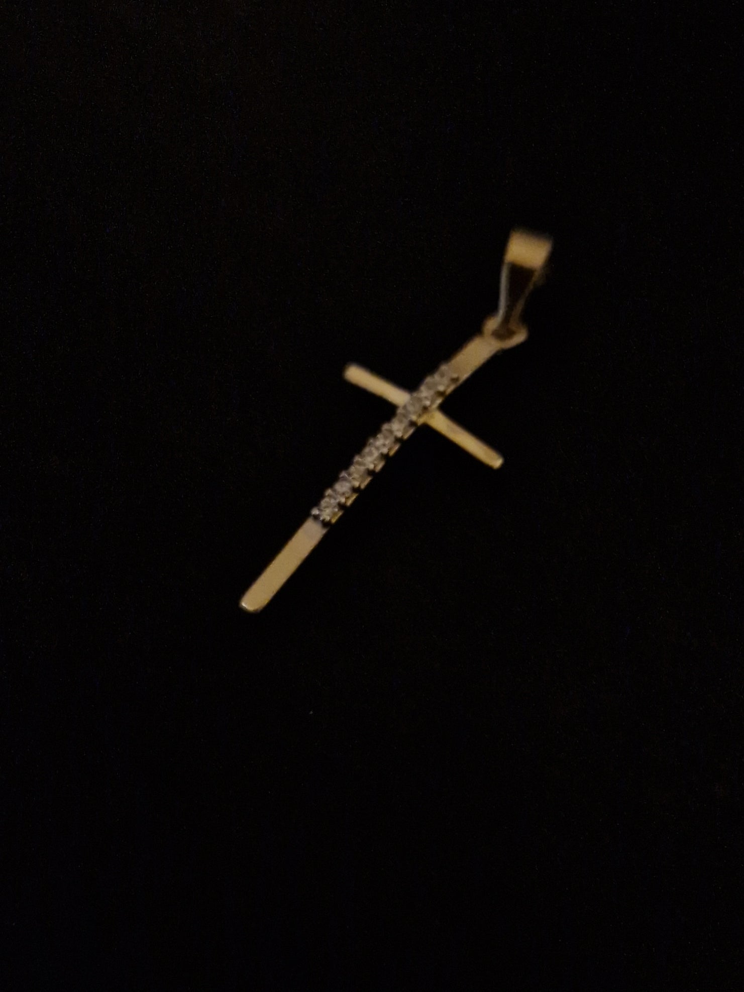 Pendant Cross with White Cubic Zirconia in Gold 18k