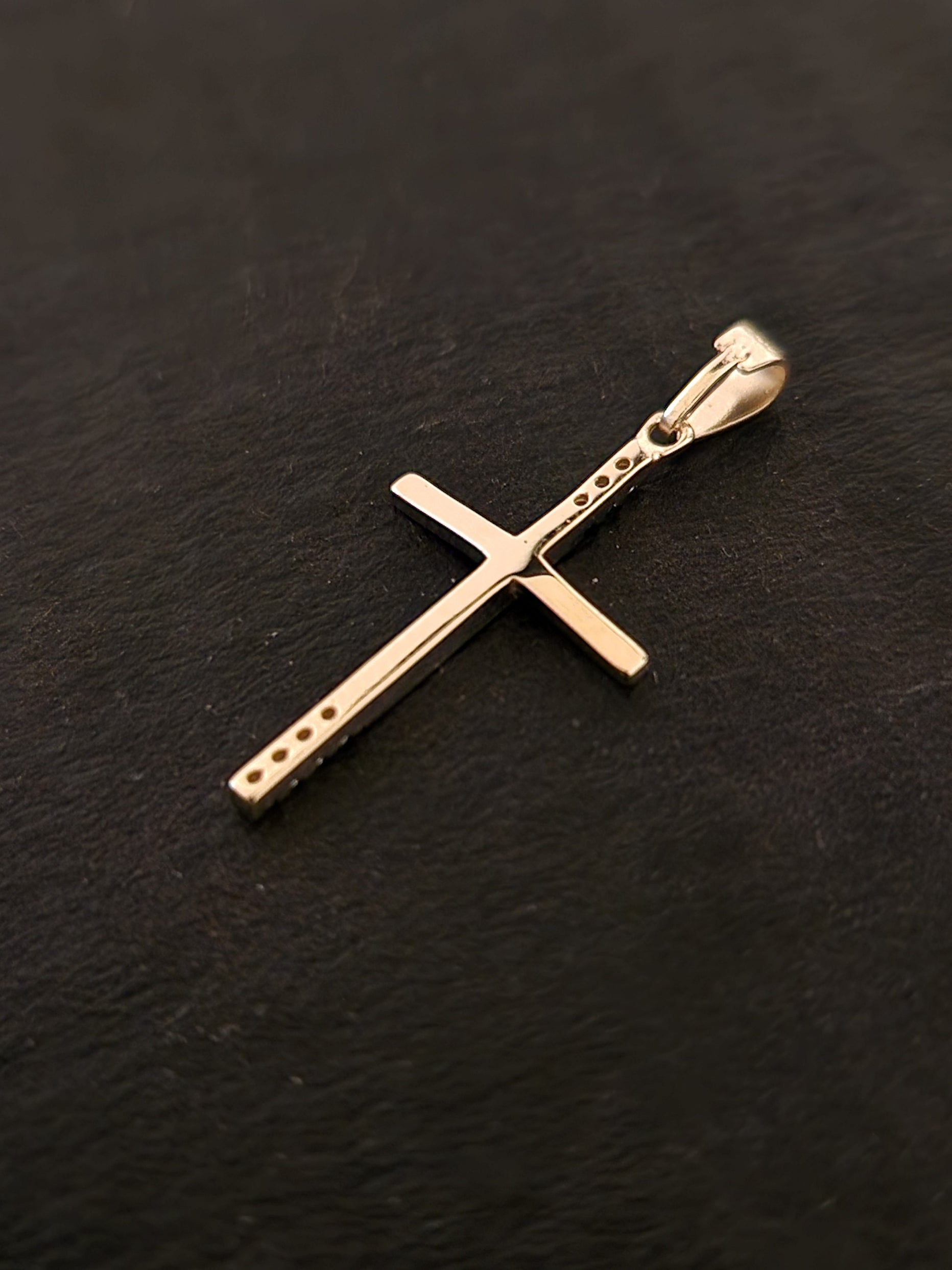 Pendant Cross with White Cubic Zirconia in Gold 18k