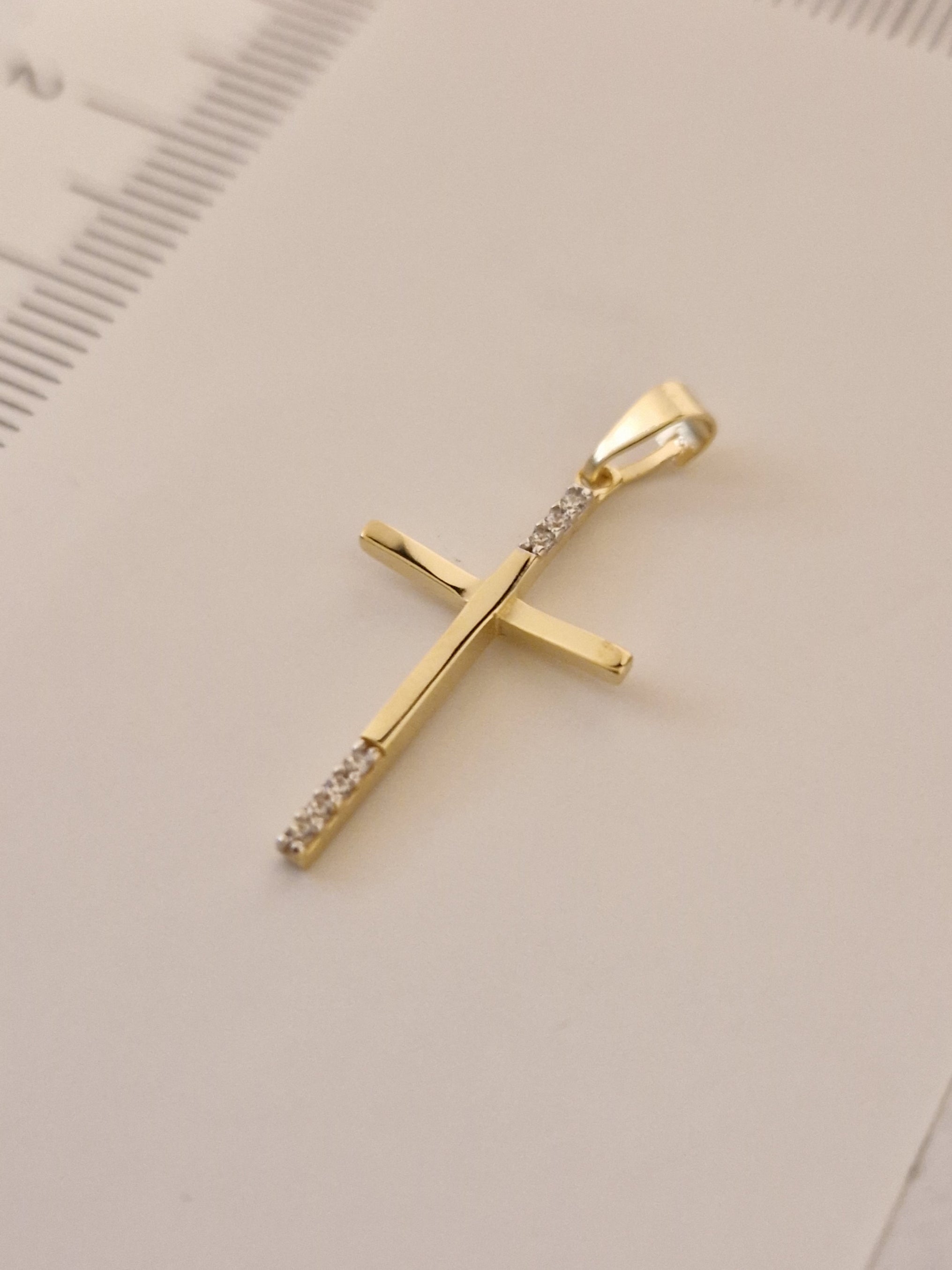 Pendant Cross with White Cubic Zirconia in Gold 18k