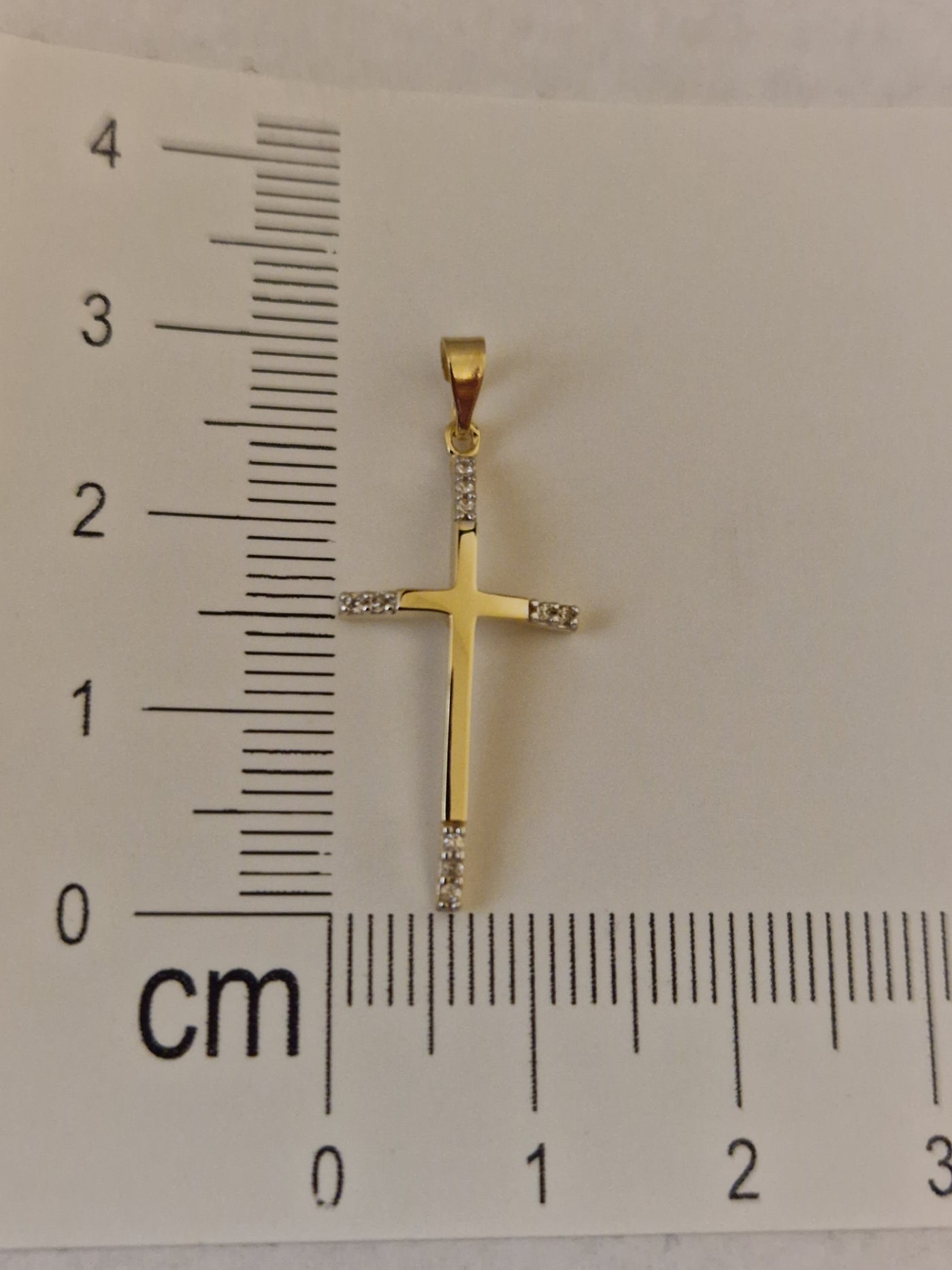 Pendant Cross with White Cubic Zirconia in Gold 18k