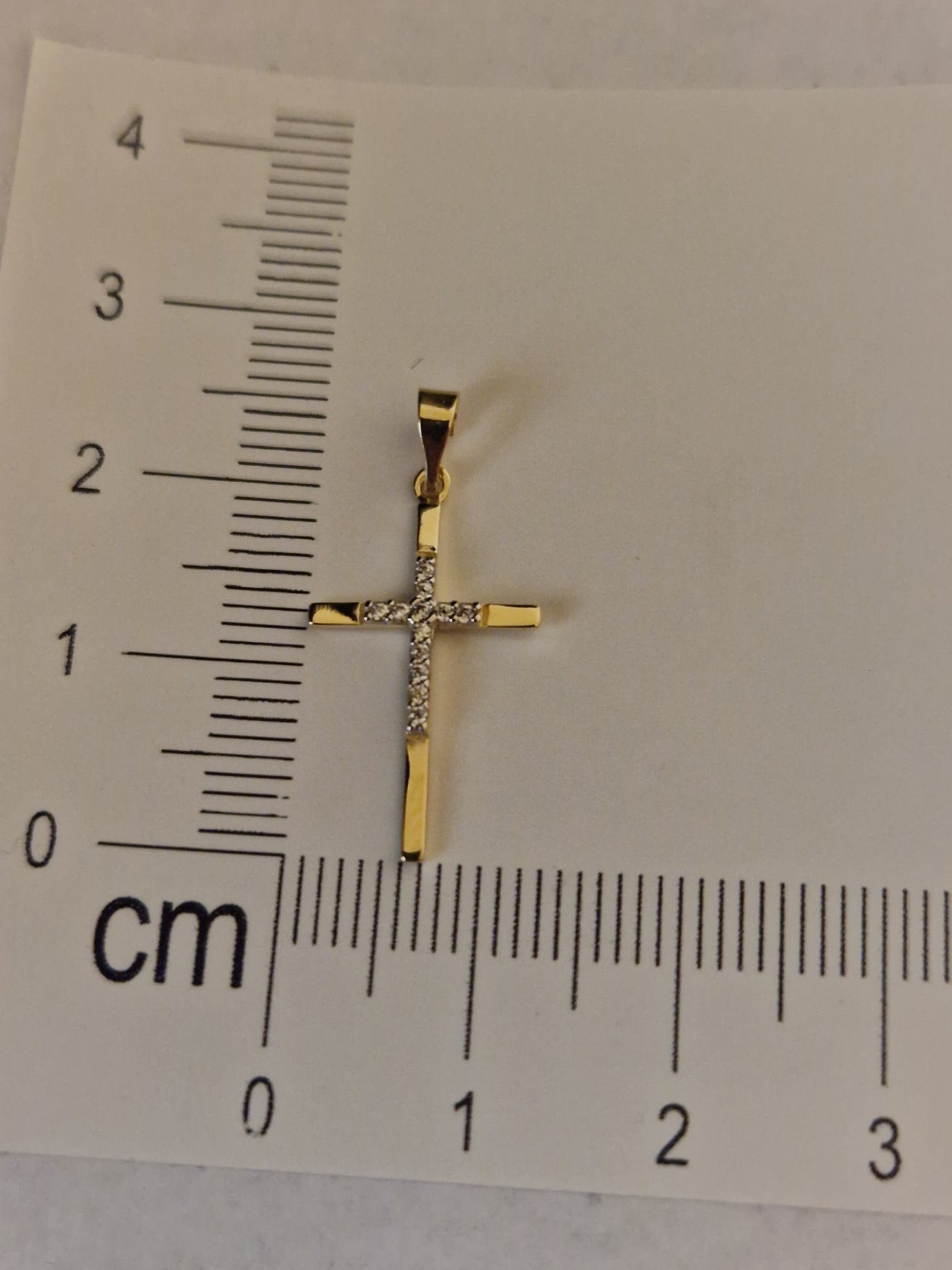 Pendant Cross with White Cubic Zirconia in Gold 18k