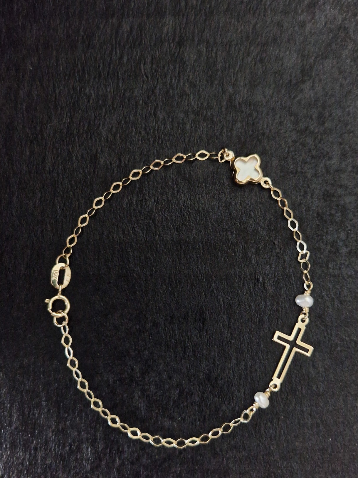 Bracelet White pearles and Cross in Gold 18k