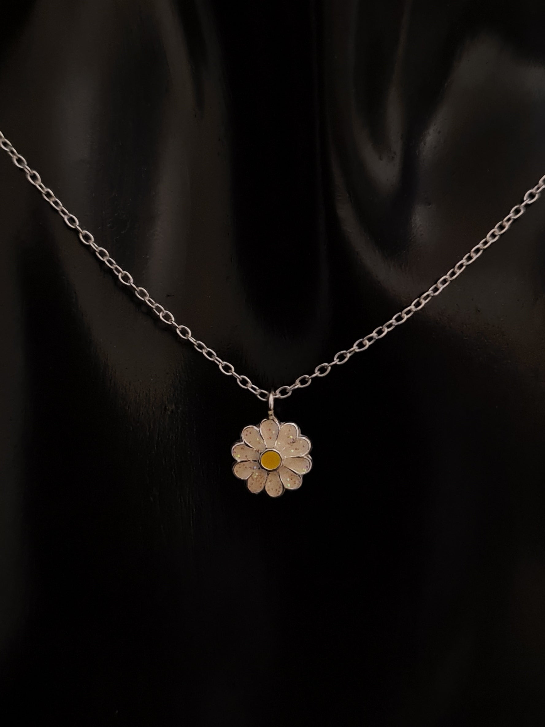 Silver Daisy Flower Necklace