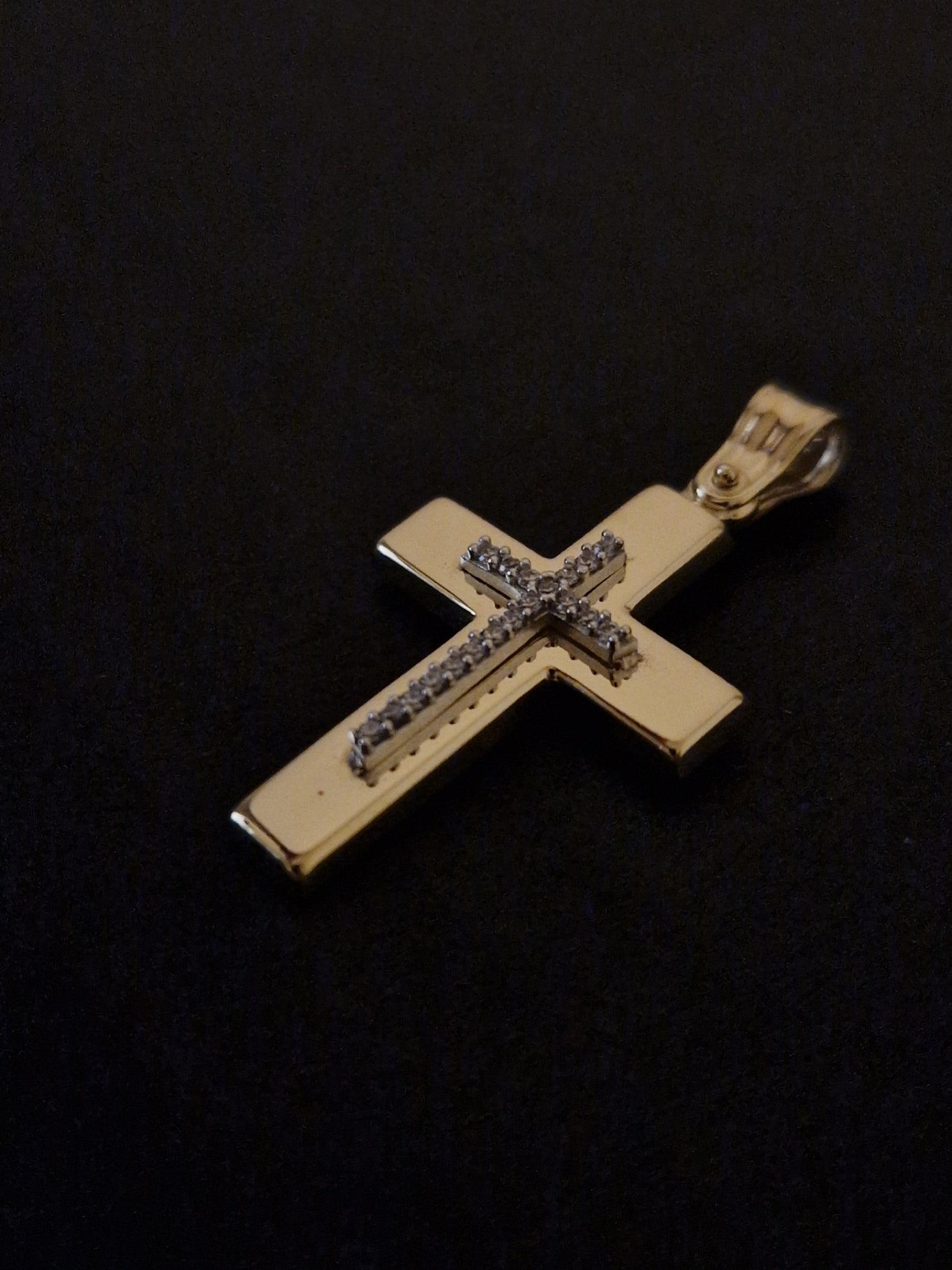 Pendant Cross with White Cubic Zirconia in Gold 18k