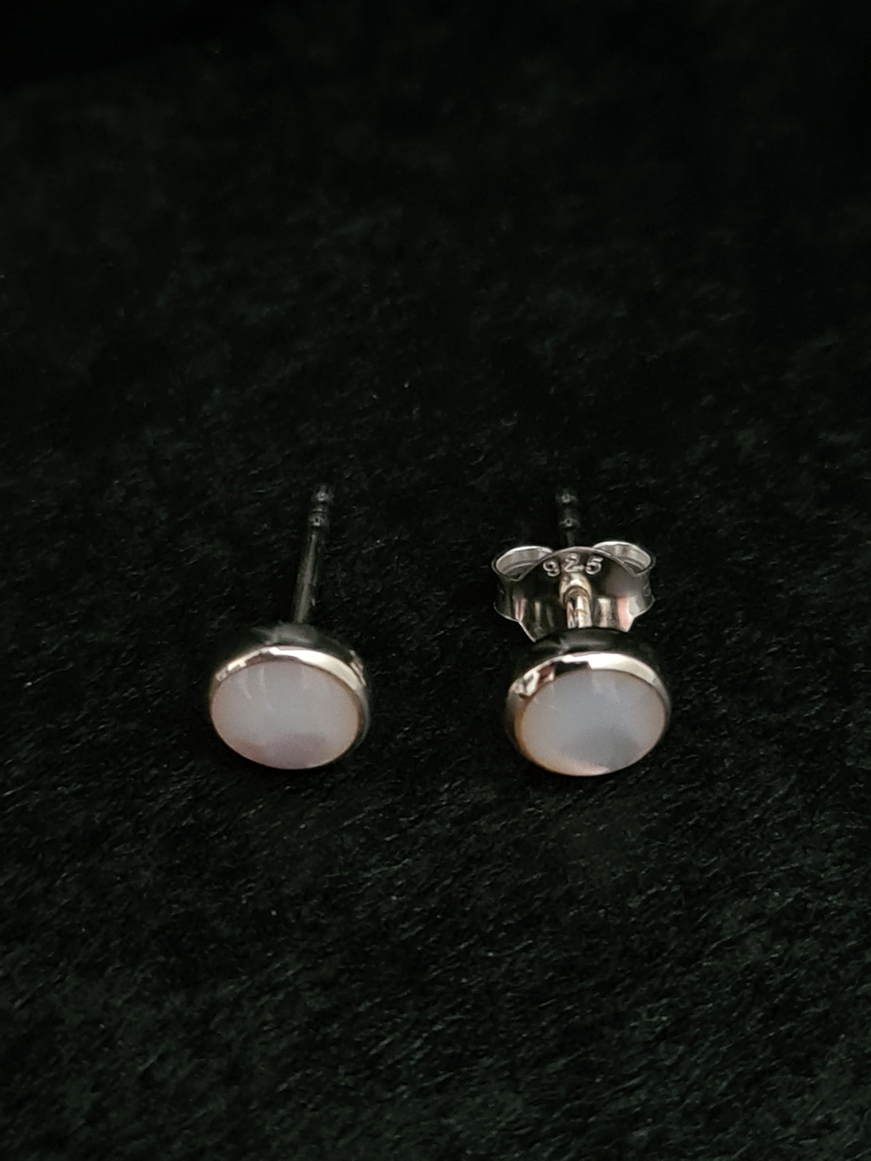 Mother of Pearl Round Silver Stud Earrings