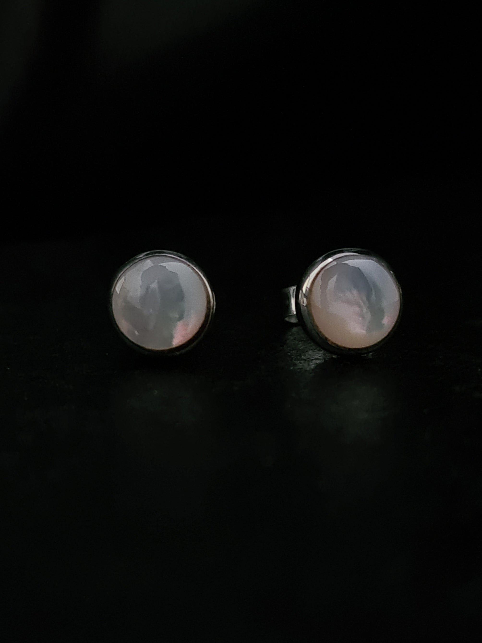 Mother of Pearl Round Silver Stud Earrings