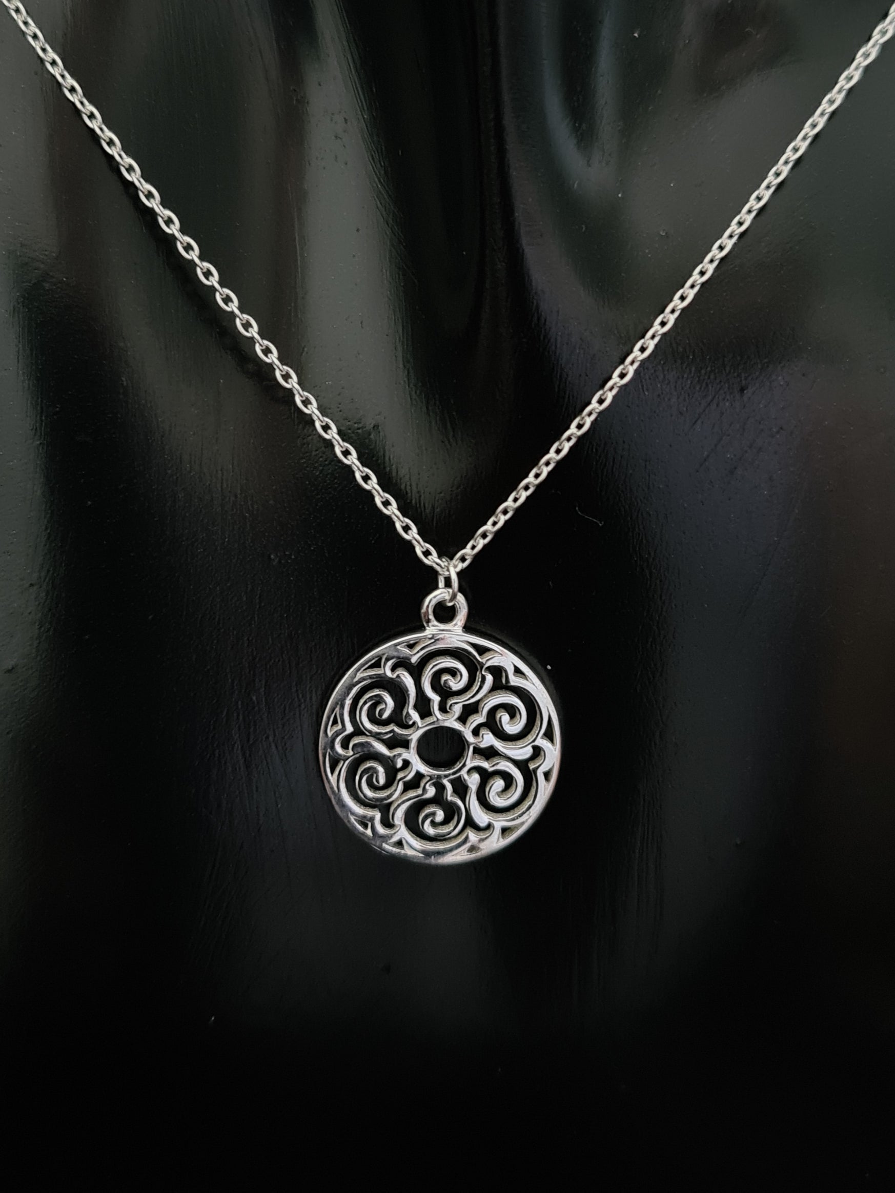 925 SILVER NECKLACE